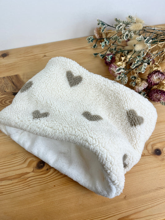 Le tour de cou Bébé sherpa coeur caramel