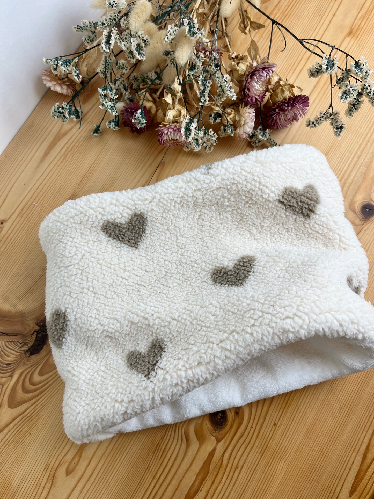 Le tour de cou Bébé sherpa coeur caramel