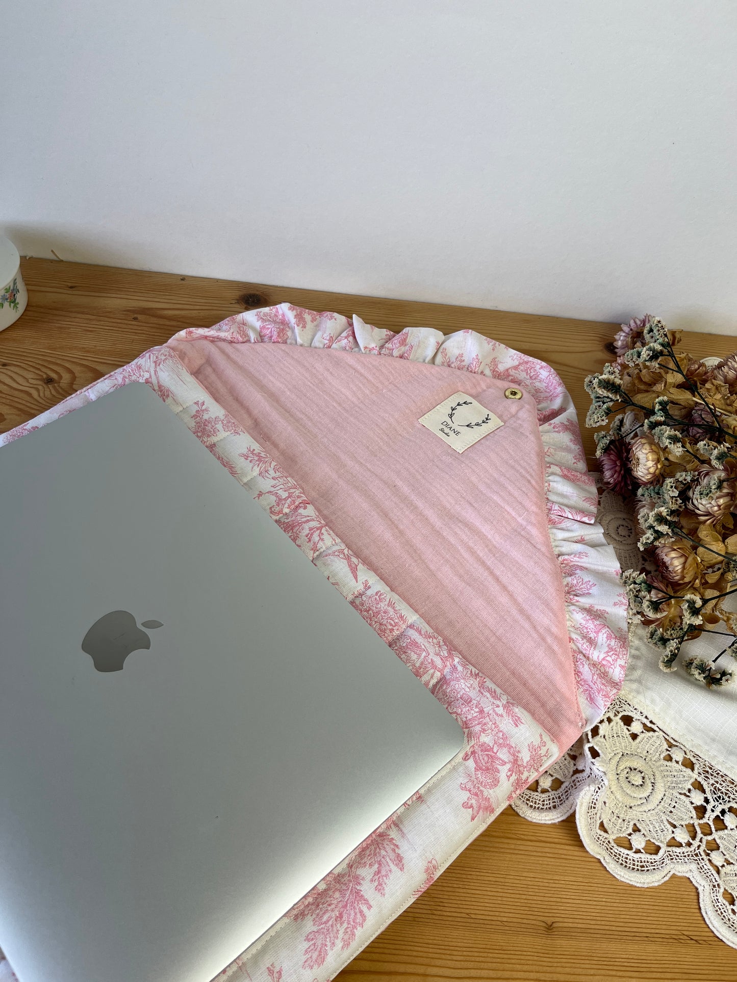 Exclusive Charlotte Liberty Betsy clutch!