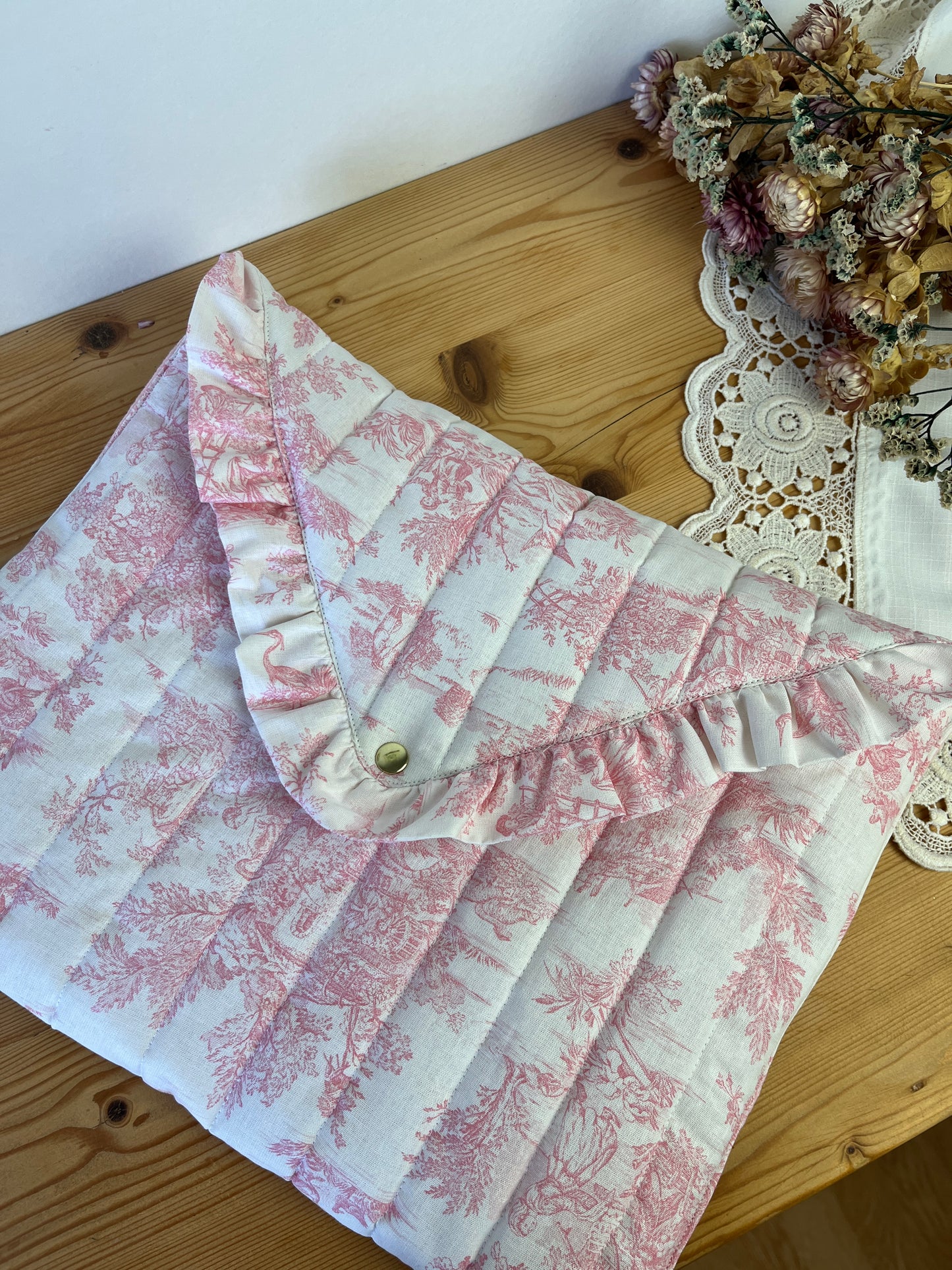 Exclusive Charlotte Liberty Betsy clutch!