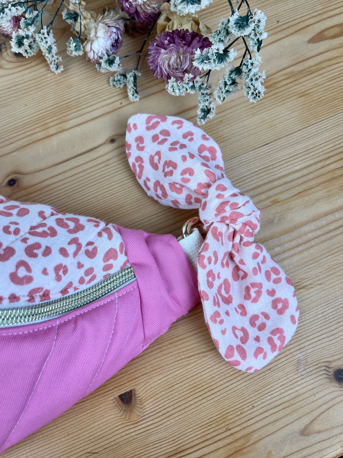 Le sac banane Eléonore gabardine rose et gaze léopard pink