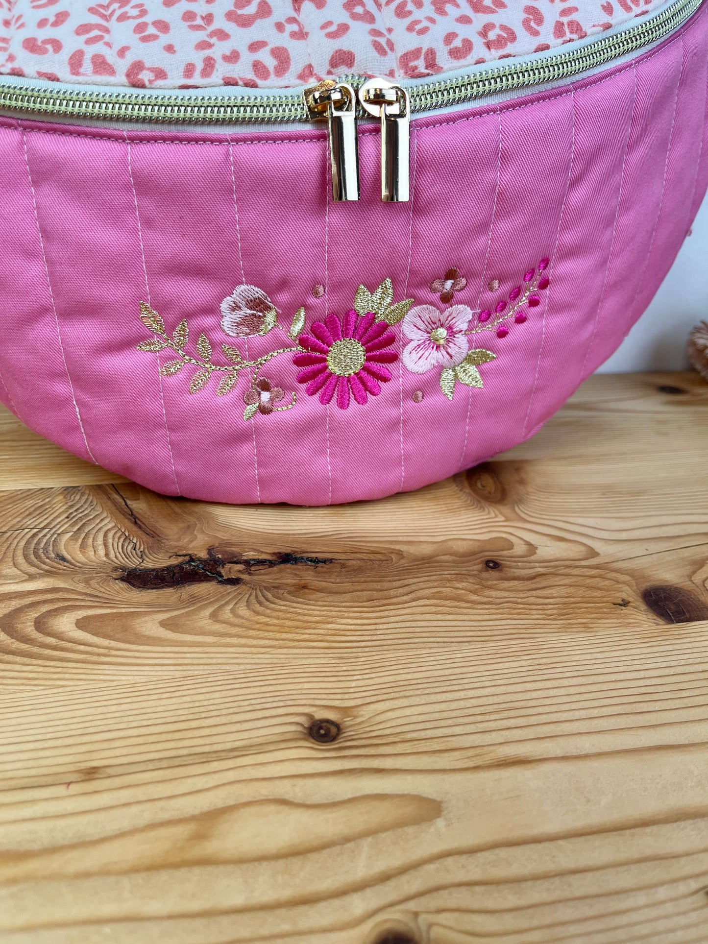 Le sac banane Eléonore gabardine rose et gaze léopard pink