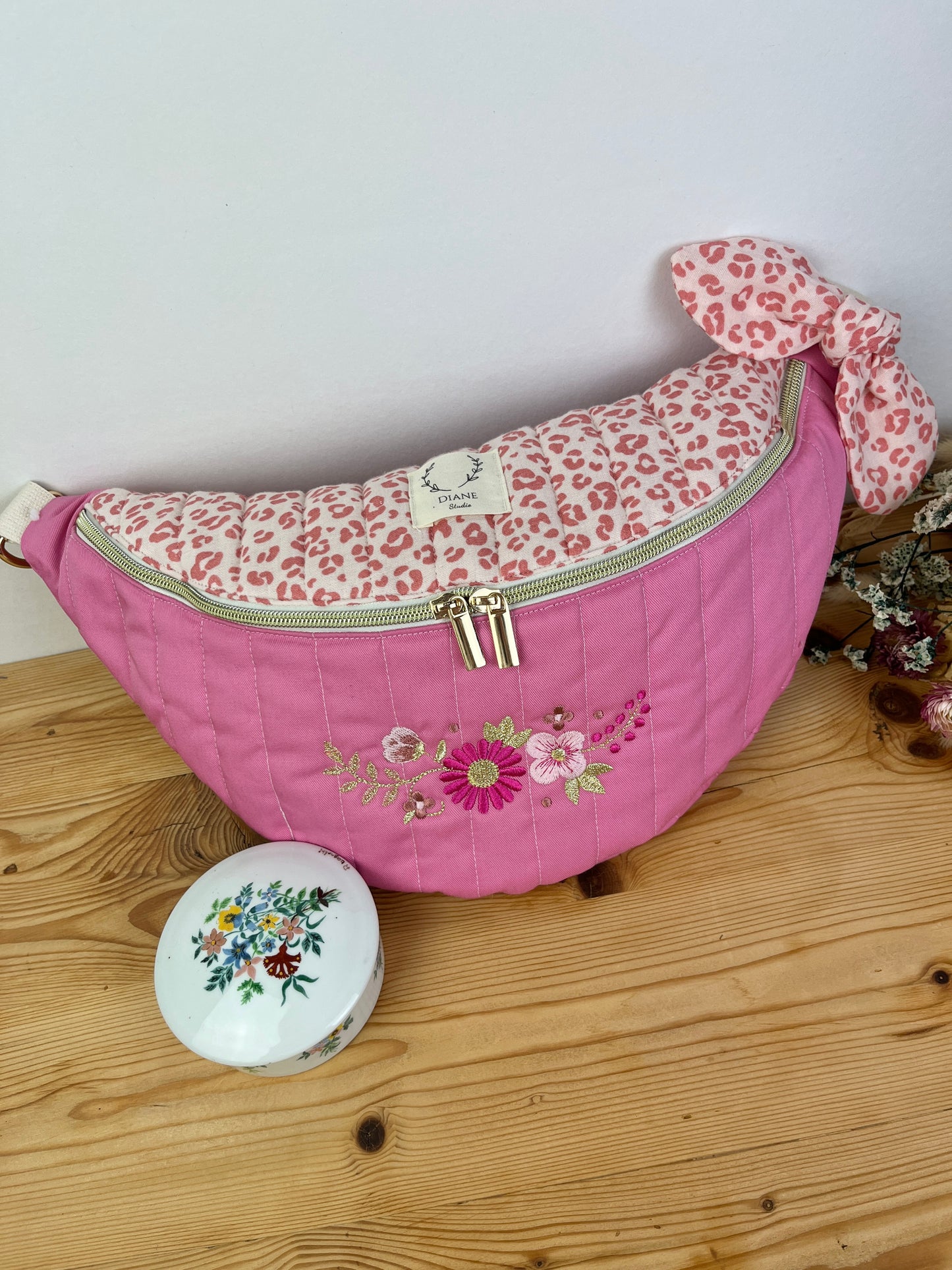 Le sac banane Eléonore gabardine rose et gaze léopard pink