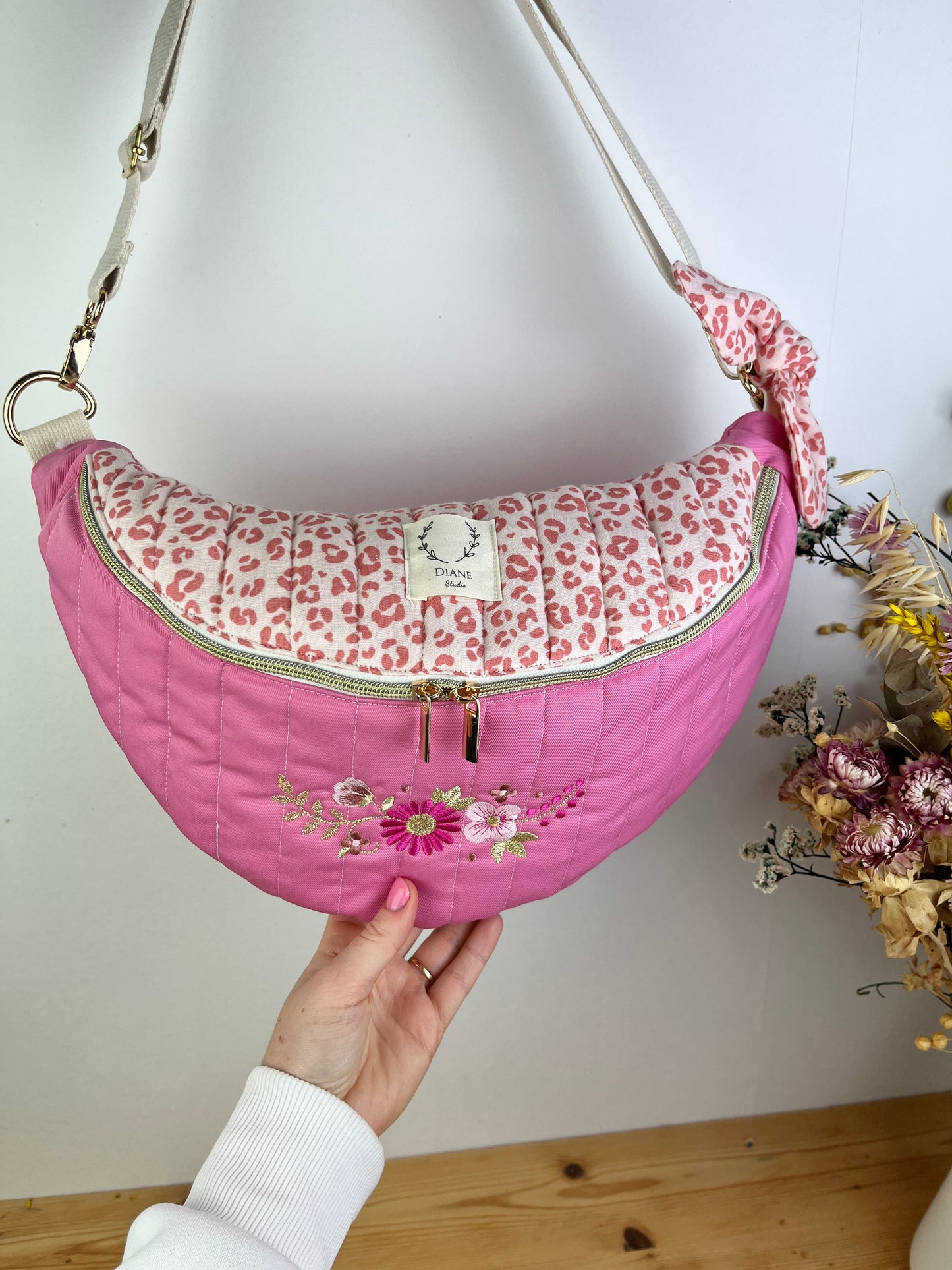 Le sac banane Eléonore gabardine rose et gaze léopard pink