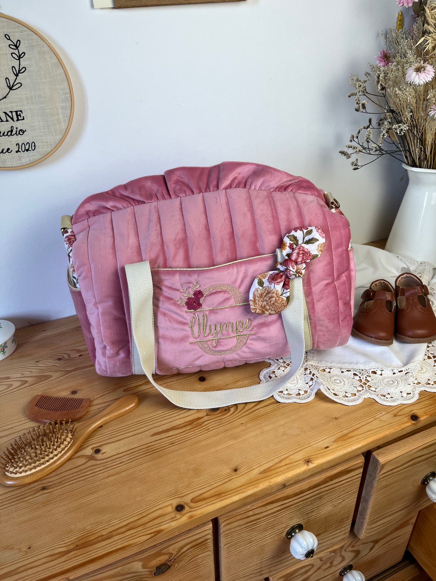 Sac Louison velours rose thé et gaze Elisabeth initiale dentelle