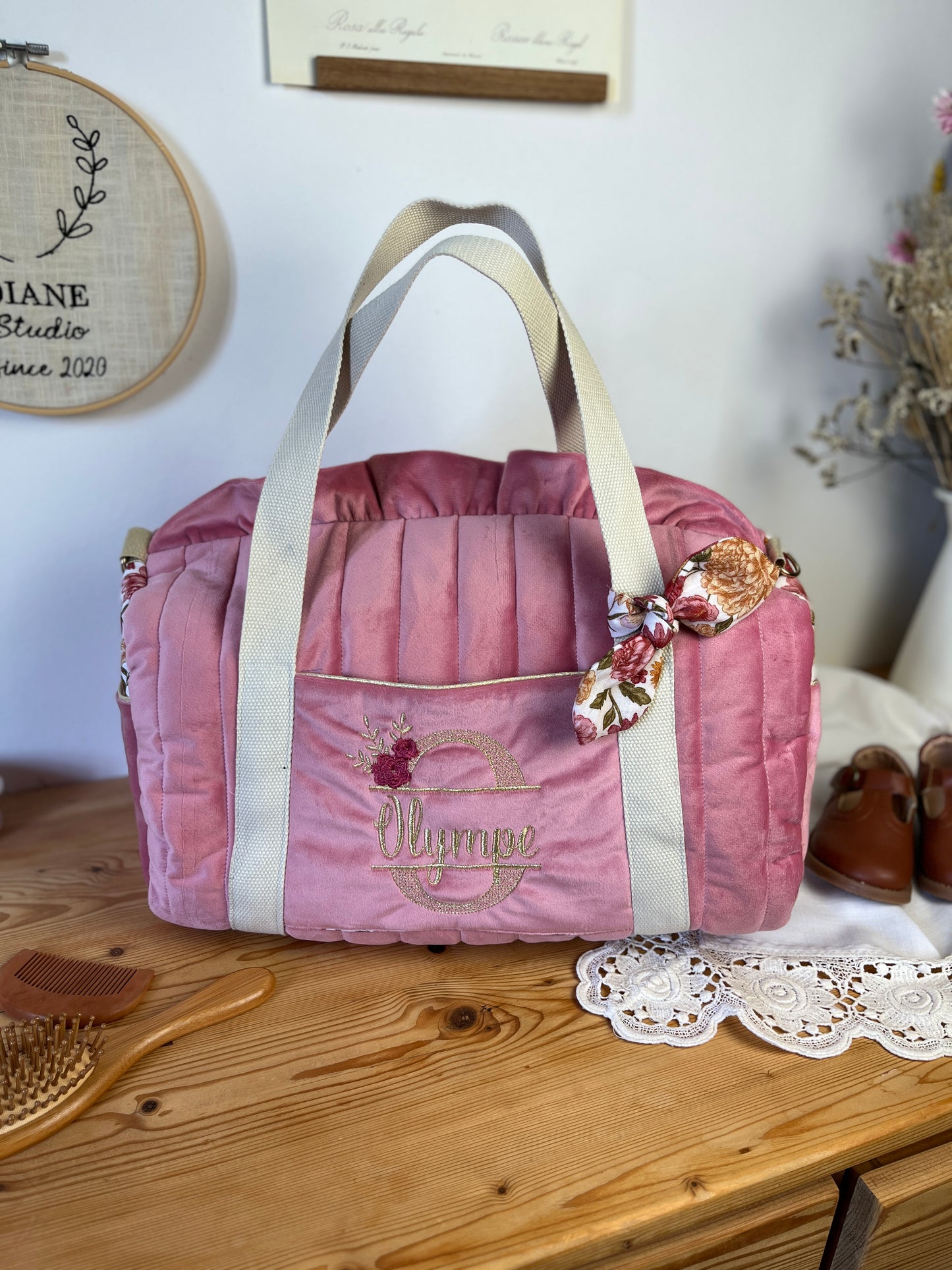 Ensemble: sac Louison et trousse Colette initiale dentelle velours rose et gaze Elisabeth