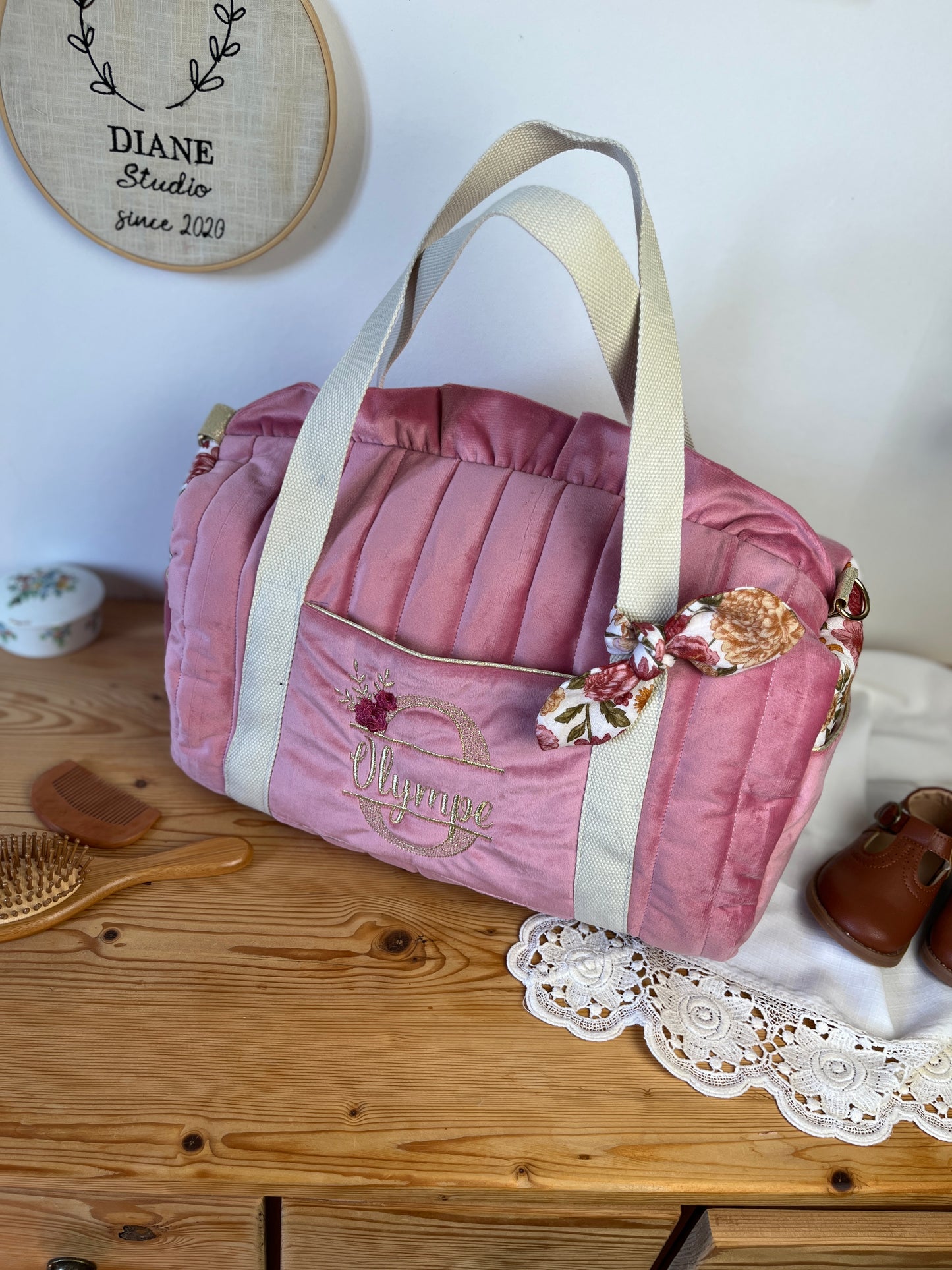 Sac Louison velours rose thé et gaze Elisabeth initiale dentelle