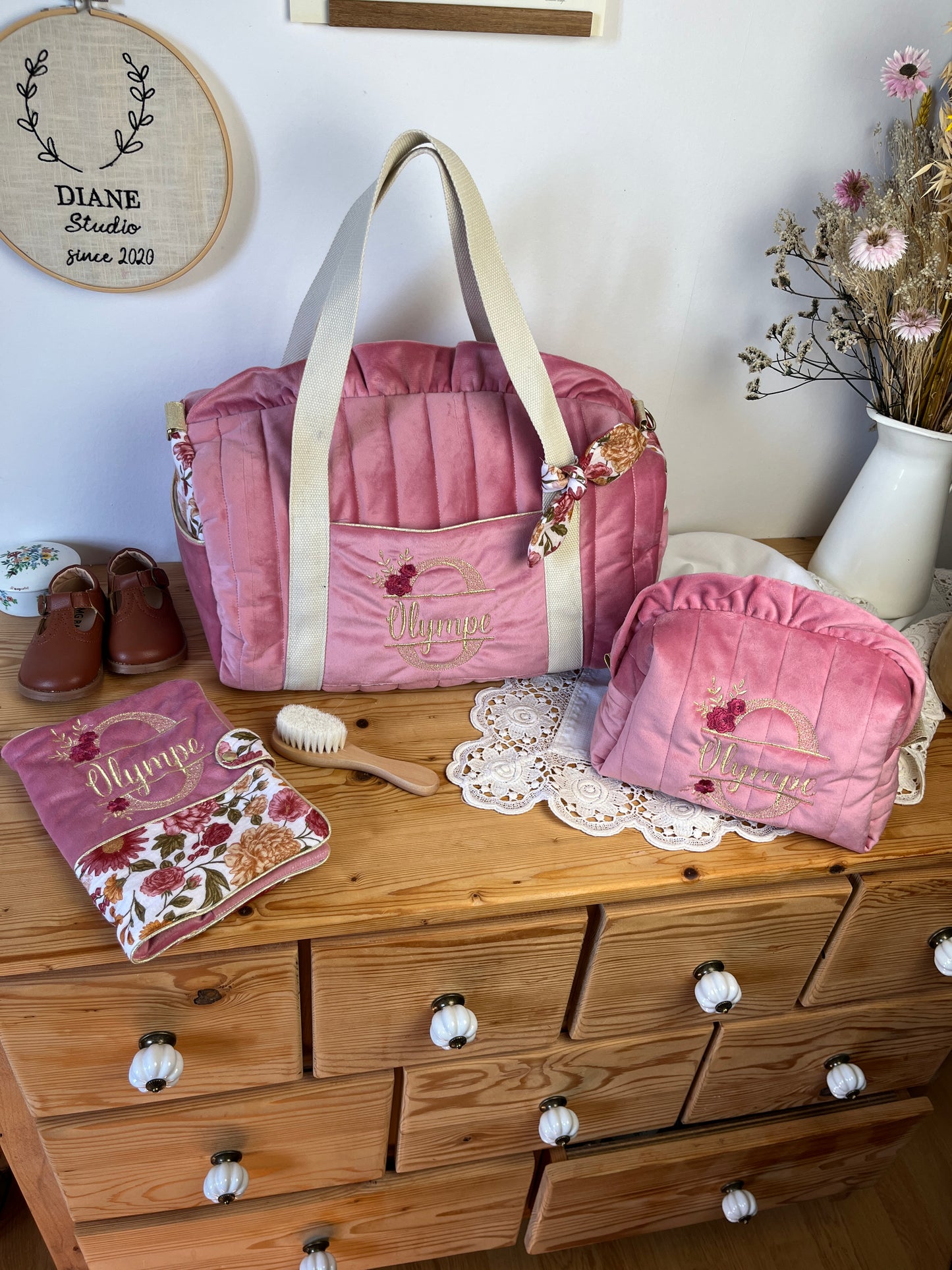 Ensemble: sac Louison, protège carnet et trousse Colette velours rose thé et gaze Elisabeth