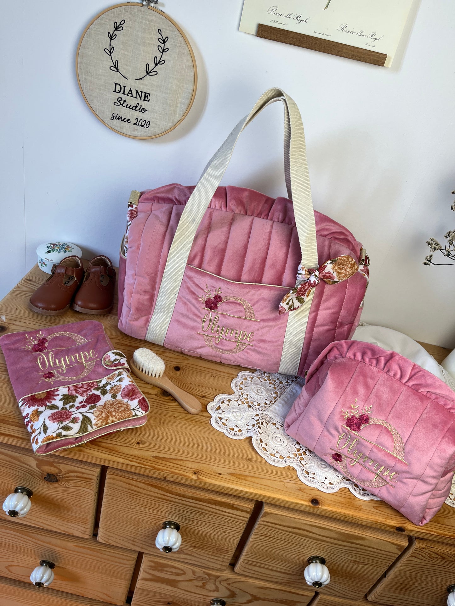 Ensemble: sac Louison, protège carnet et trousse Colette velours rose thé et gaze Elisabeth
