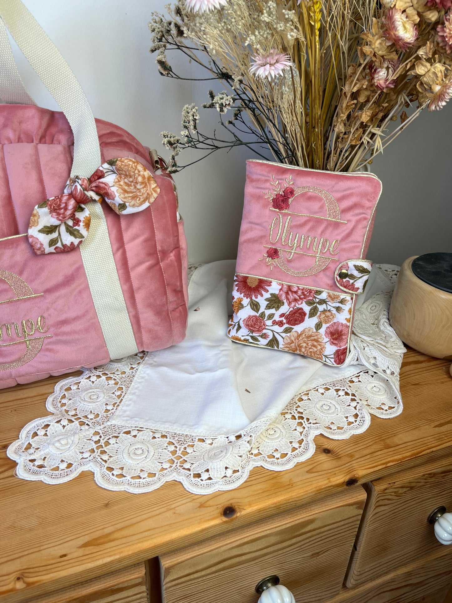 Ensemble: sac Louison, protège carnet et trousse Colette velours rose thé et gaze Elisabeth