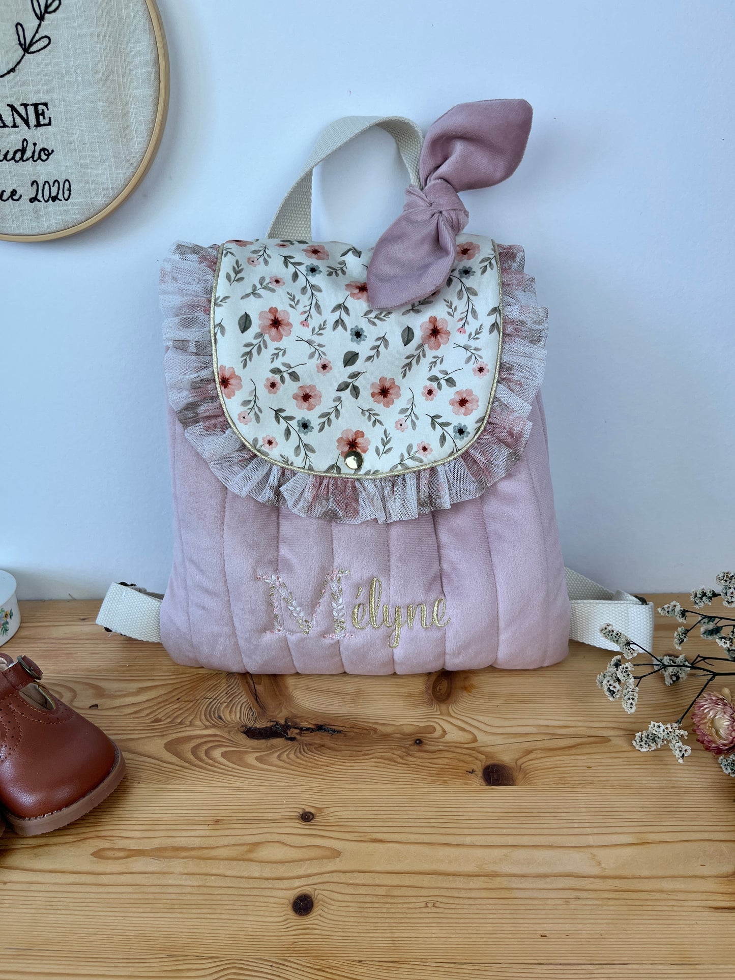 Le sac à dos Églantine velours rose poudré Amandine et tulle