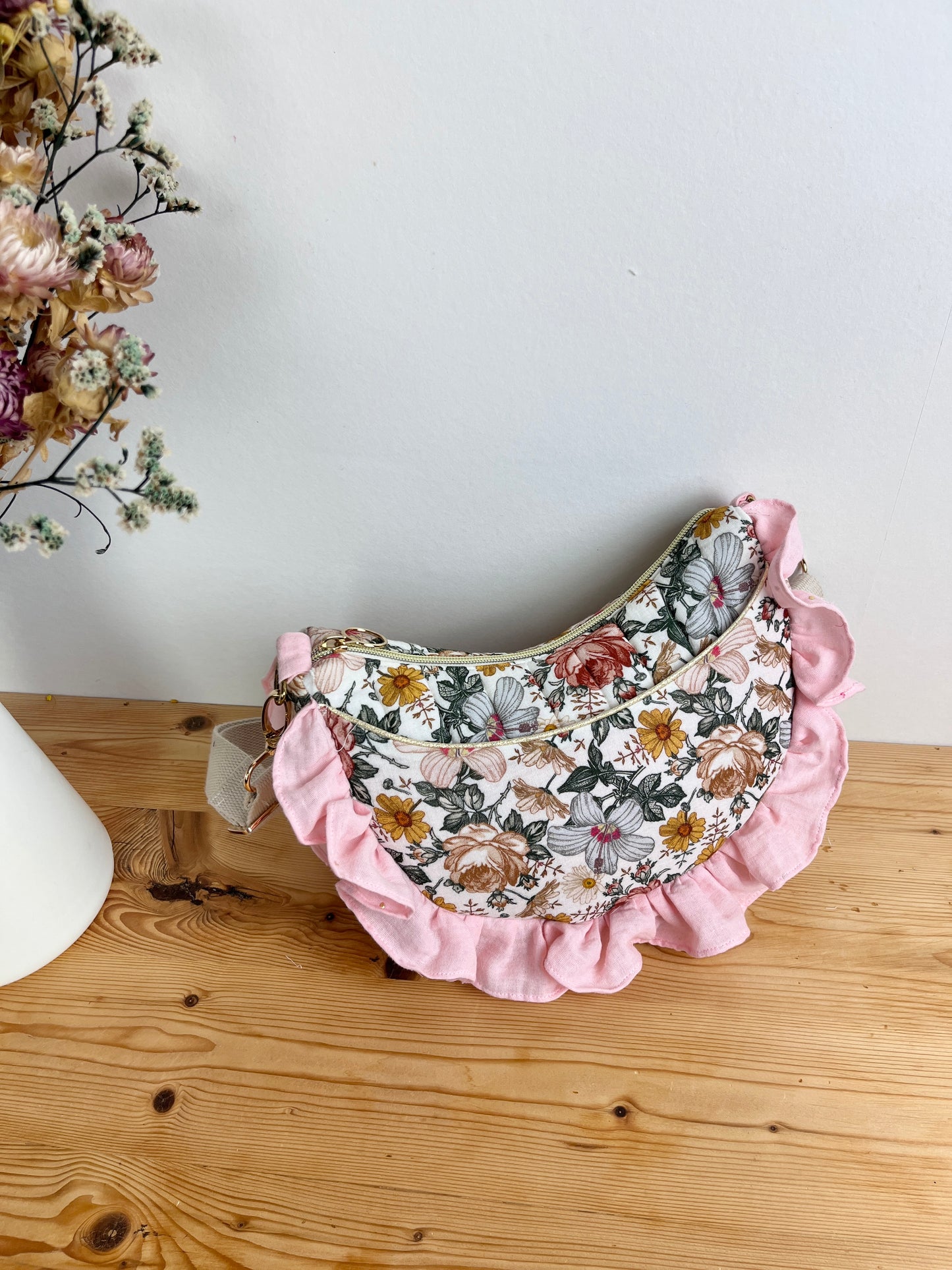 Milan le sac croissant matelassé gaze vintage et rose