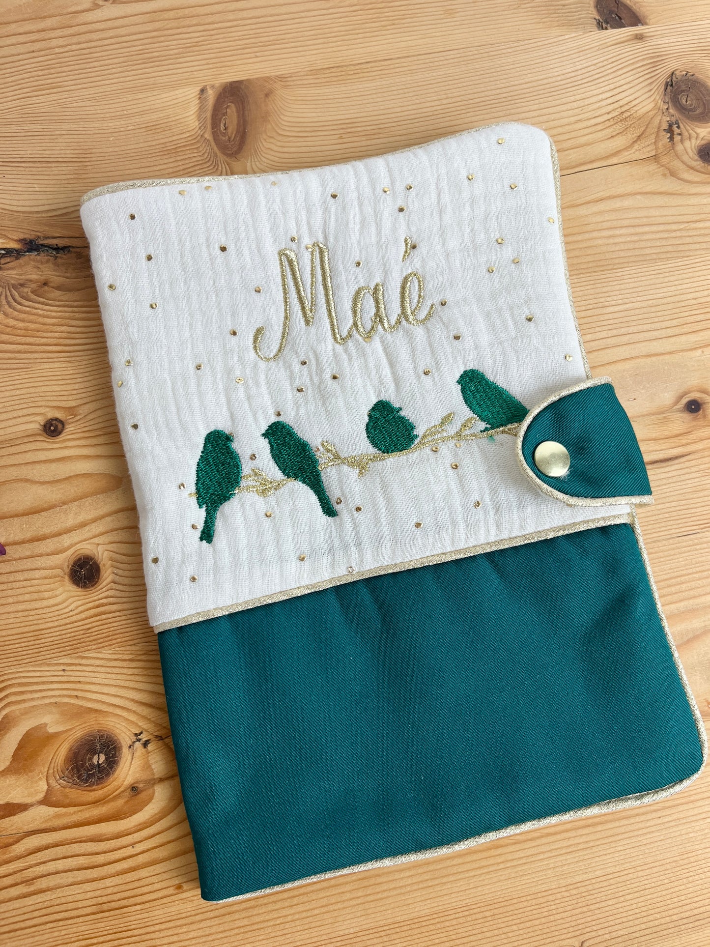 Mahé le protège carnet gaze crème doré et gabardine verte oiseaux