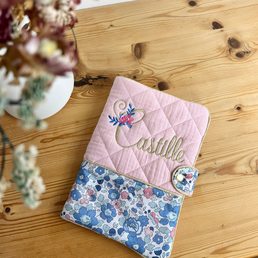 Mahé le protège carnet gaze rose et liberty betsy bleu et rose