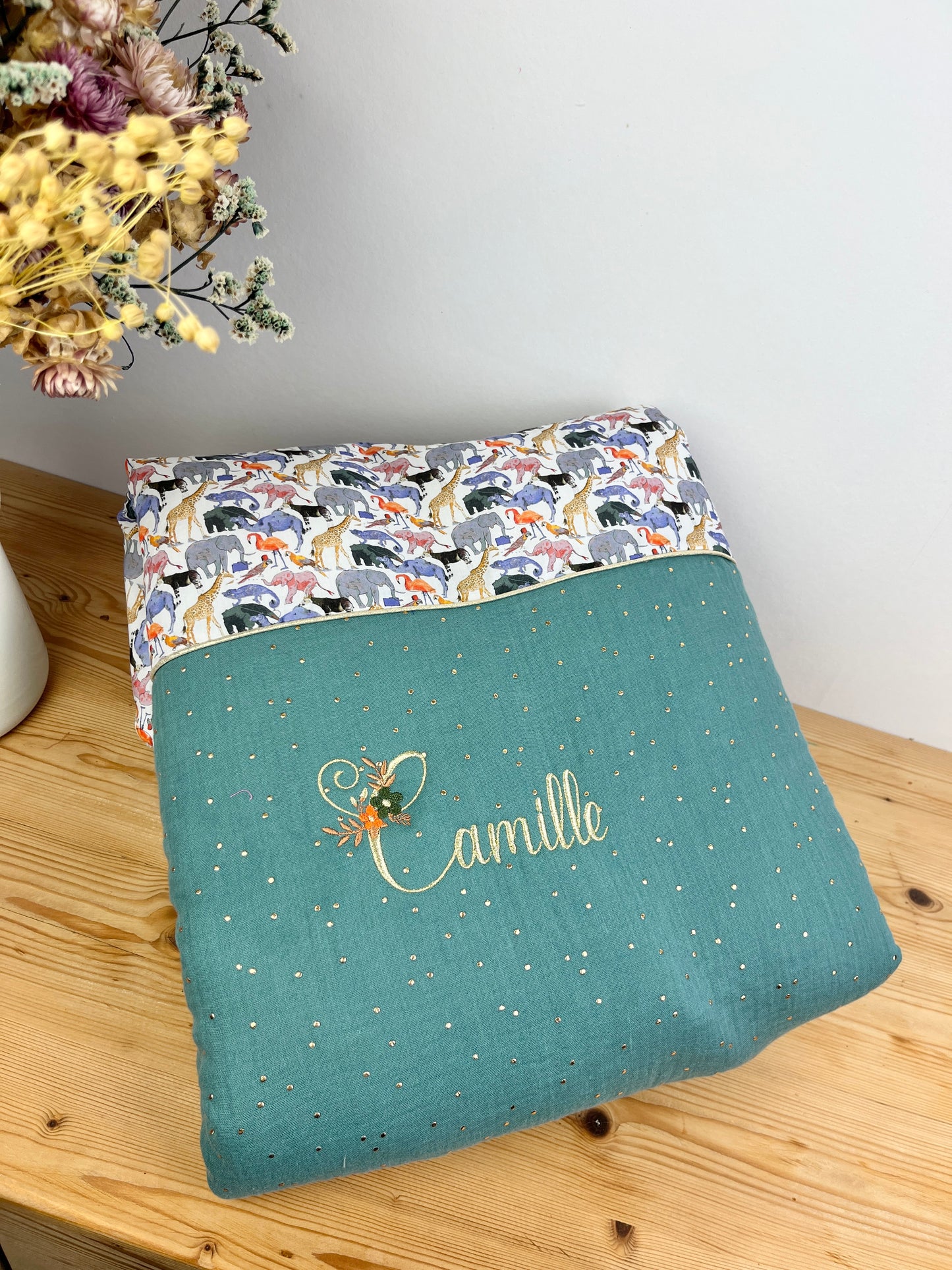 La couverture eucalyptus doré et Liberty queue for the zoo