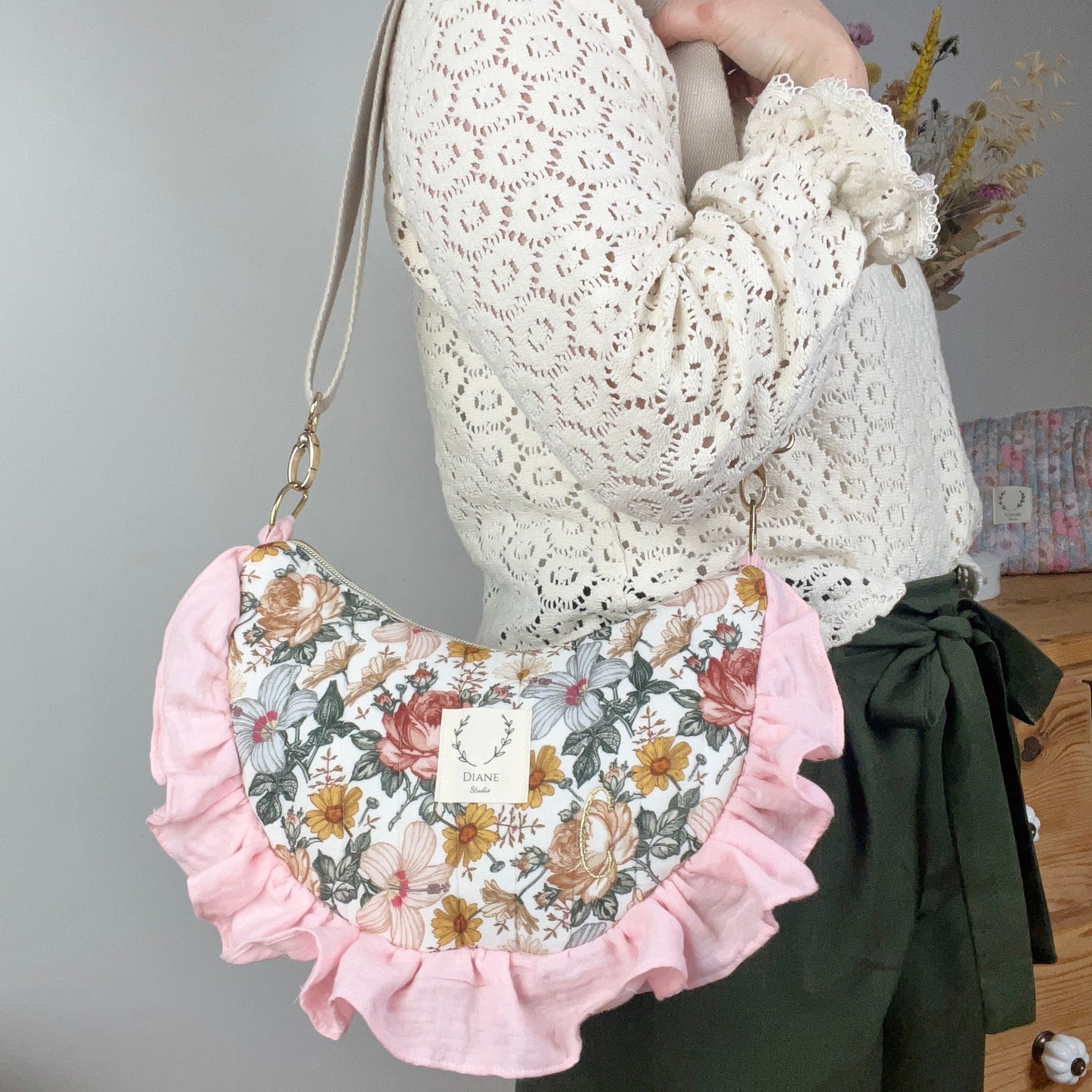 Milan le sac croissant matelassé gaze vintage et rose