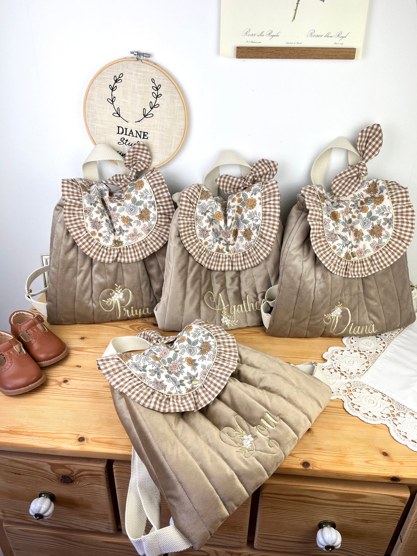 Le sac à dos Églantine velours, vichy et marion