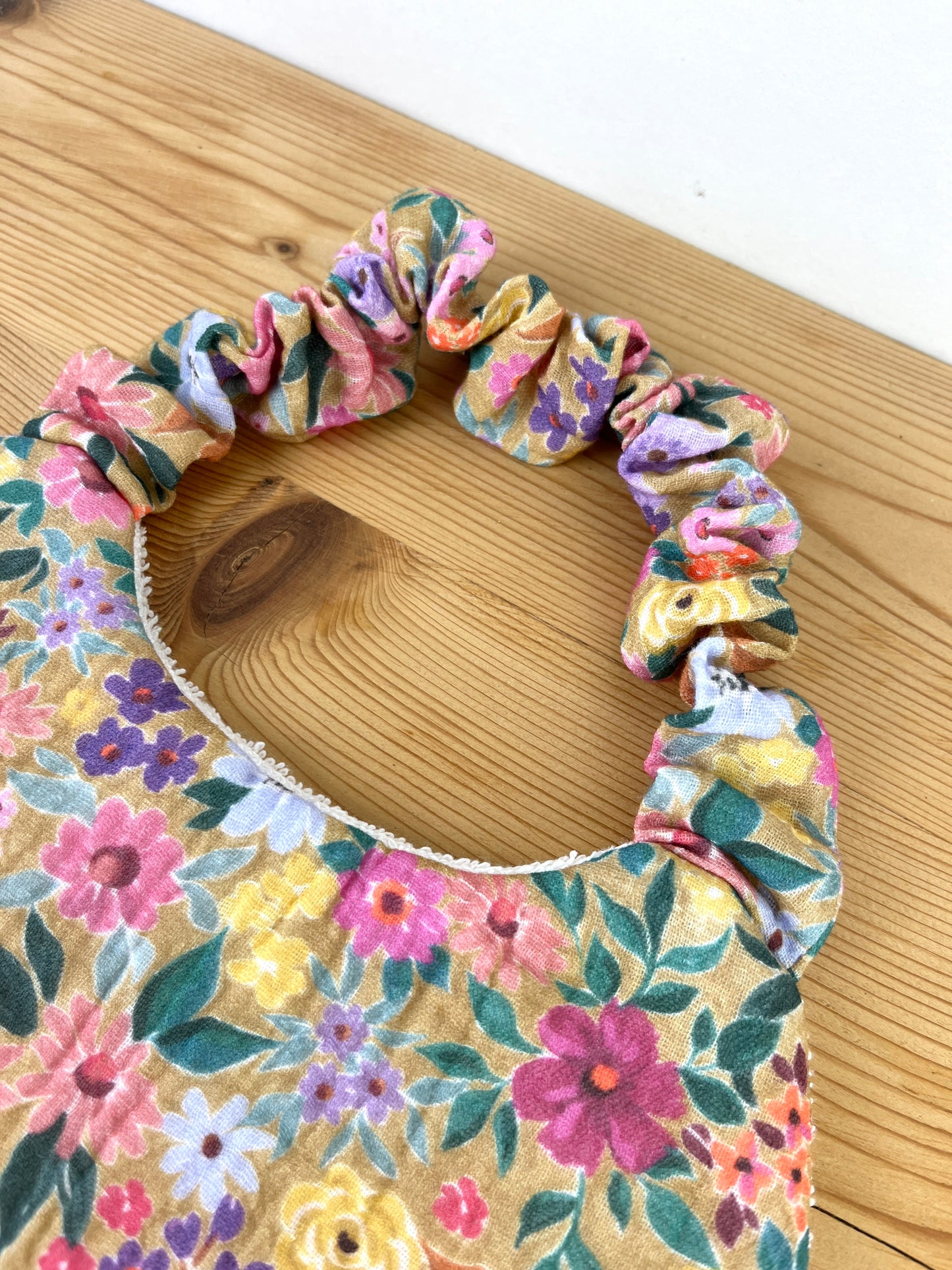 La serviette élastiquée gaze bloom et vert