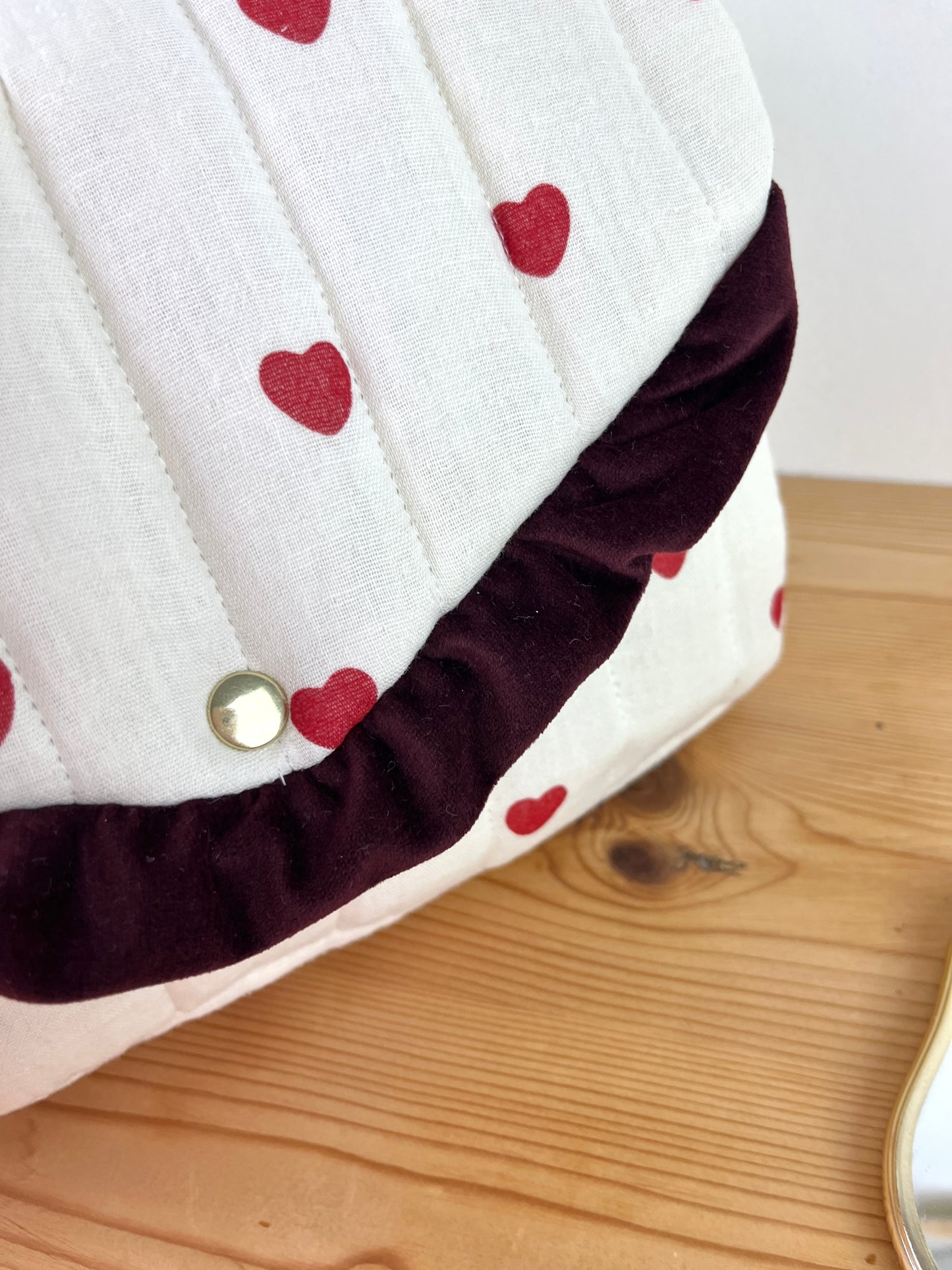 Le sac Elise gaze coeurs rouges et velours cerise