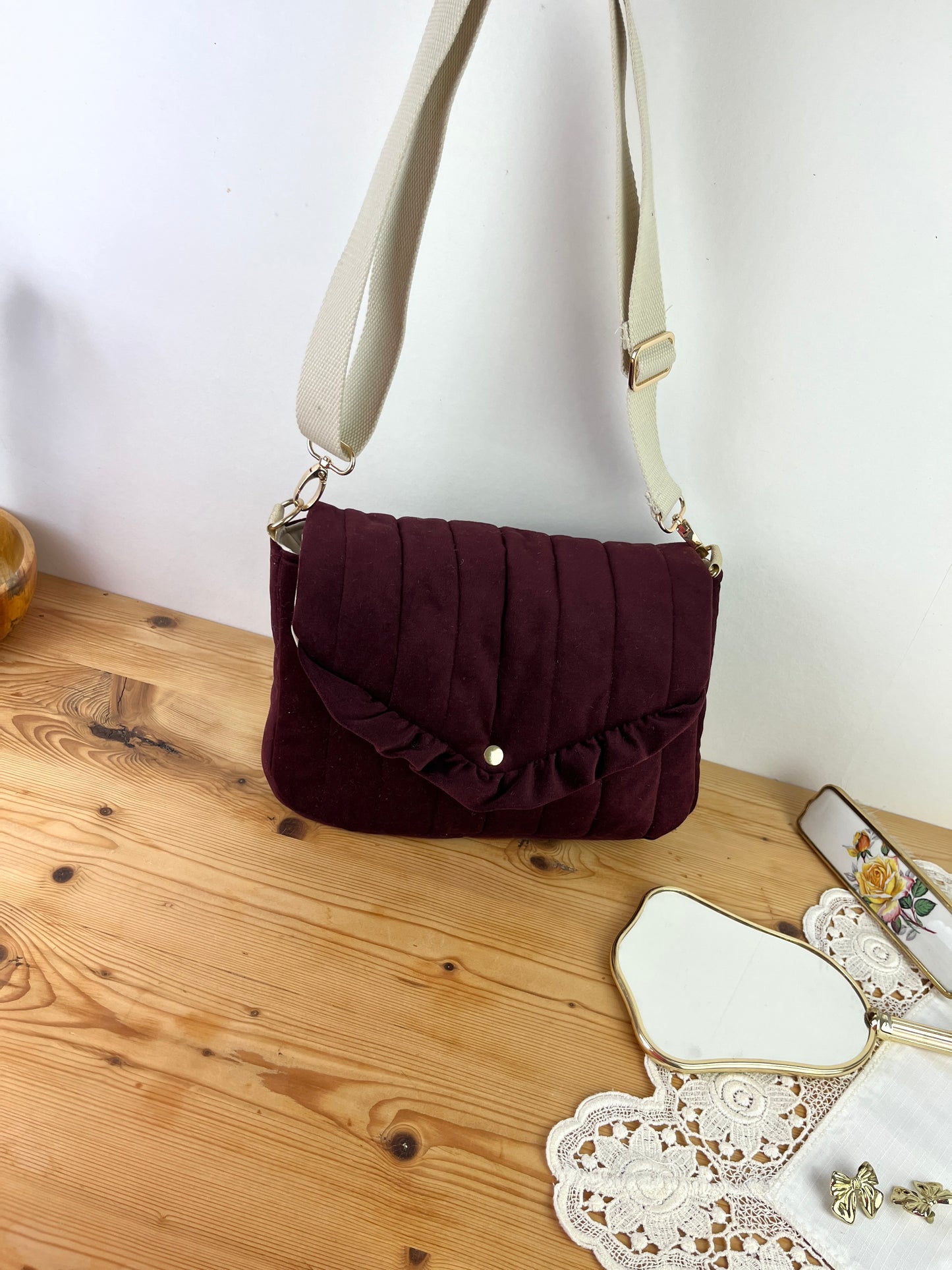 Le sac Elise velours cerise