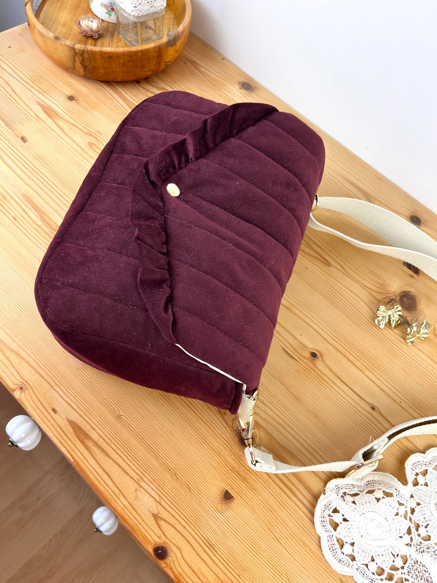 Le sac Elise velours cerise