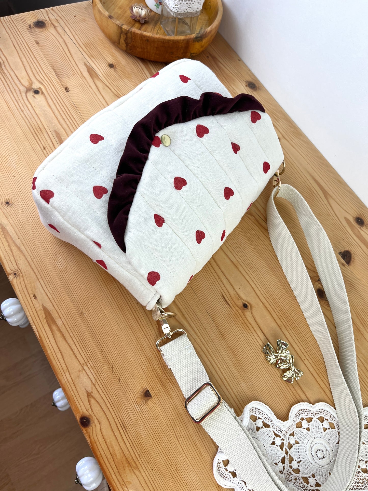 Le sac Elise gaze coeurs rouges et velours cerise