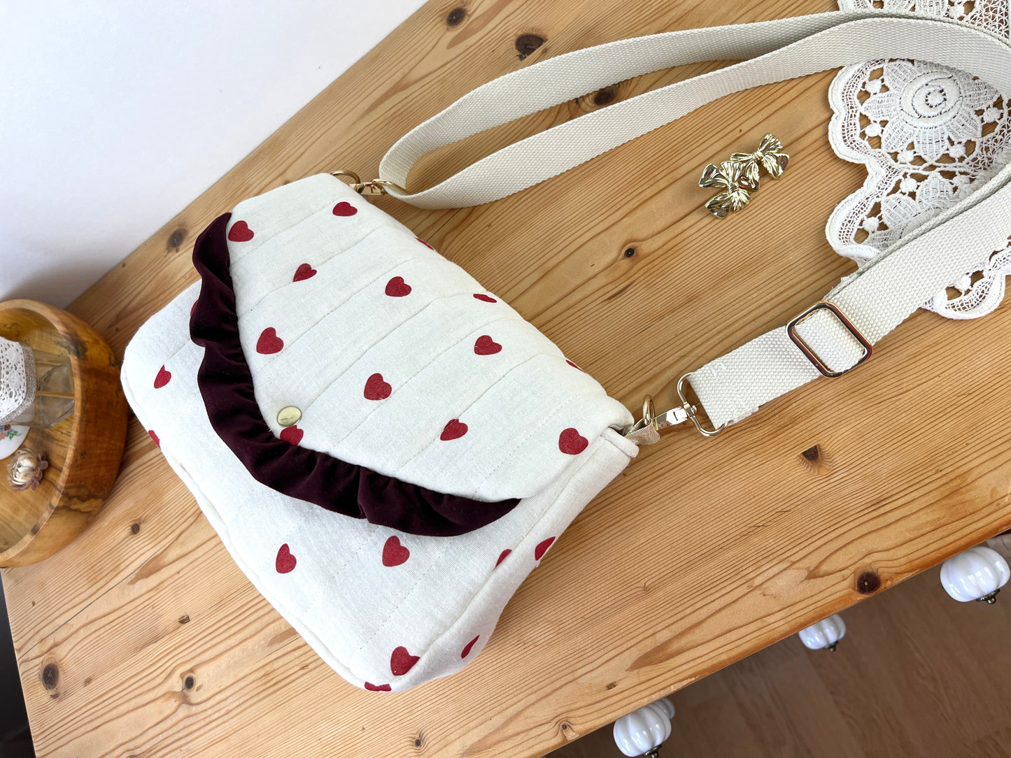 Le sac Elise gaze coeurs rouges et velours cerise