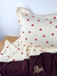 Ensemble sieste : couverture et taie d'oreiller gaze coeur et velours cerise