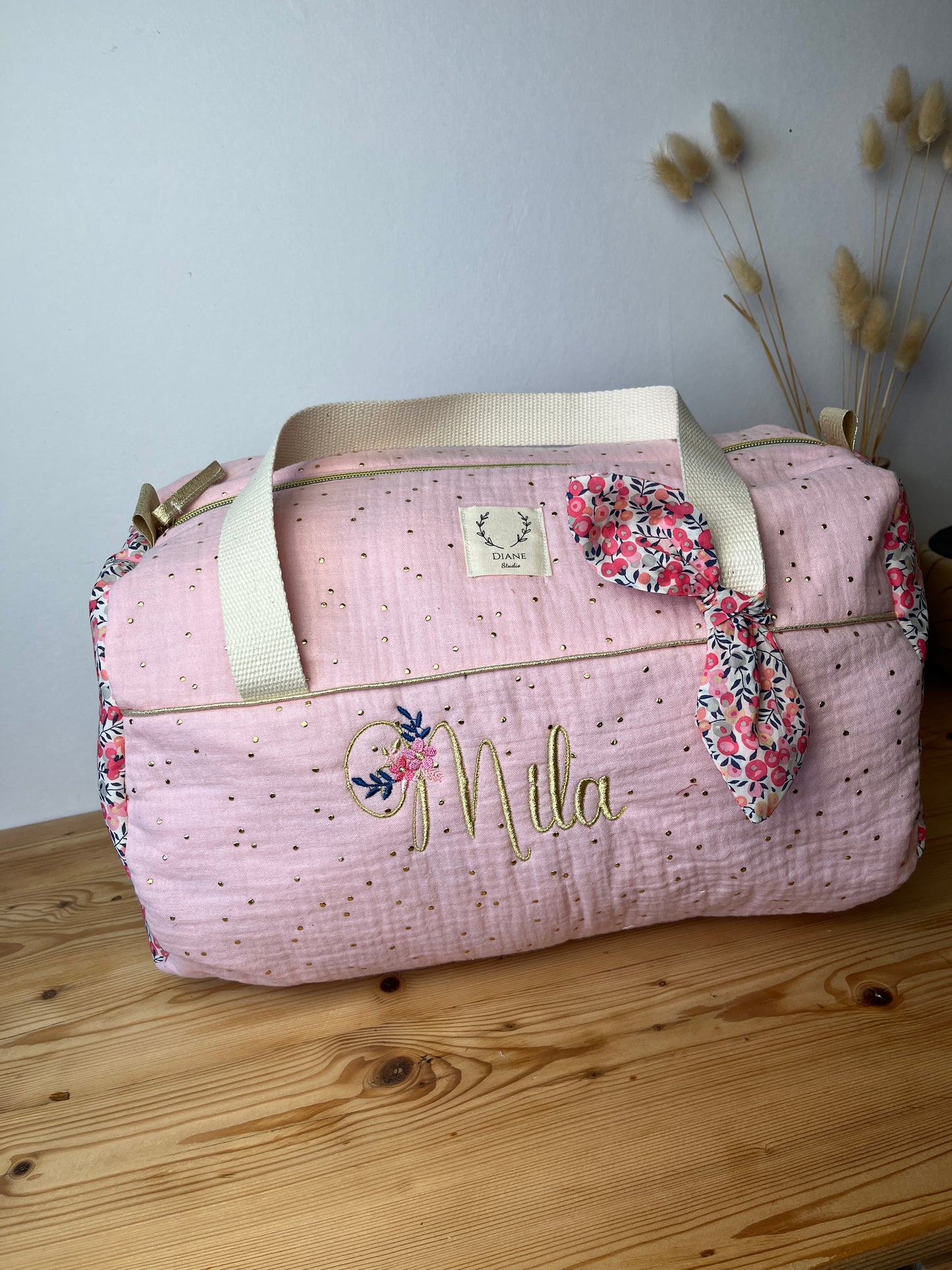 Louison le sac polochon brodé en Liberty of London