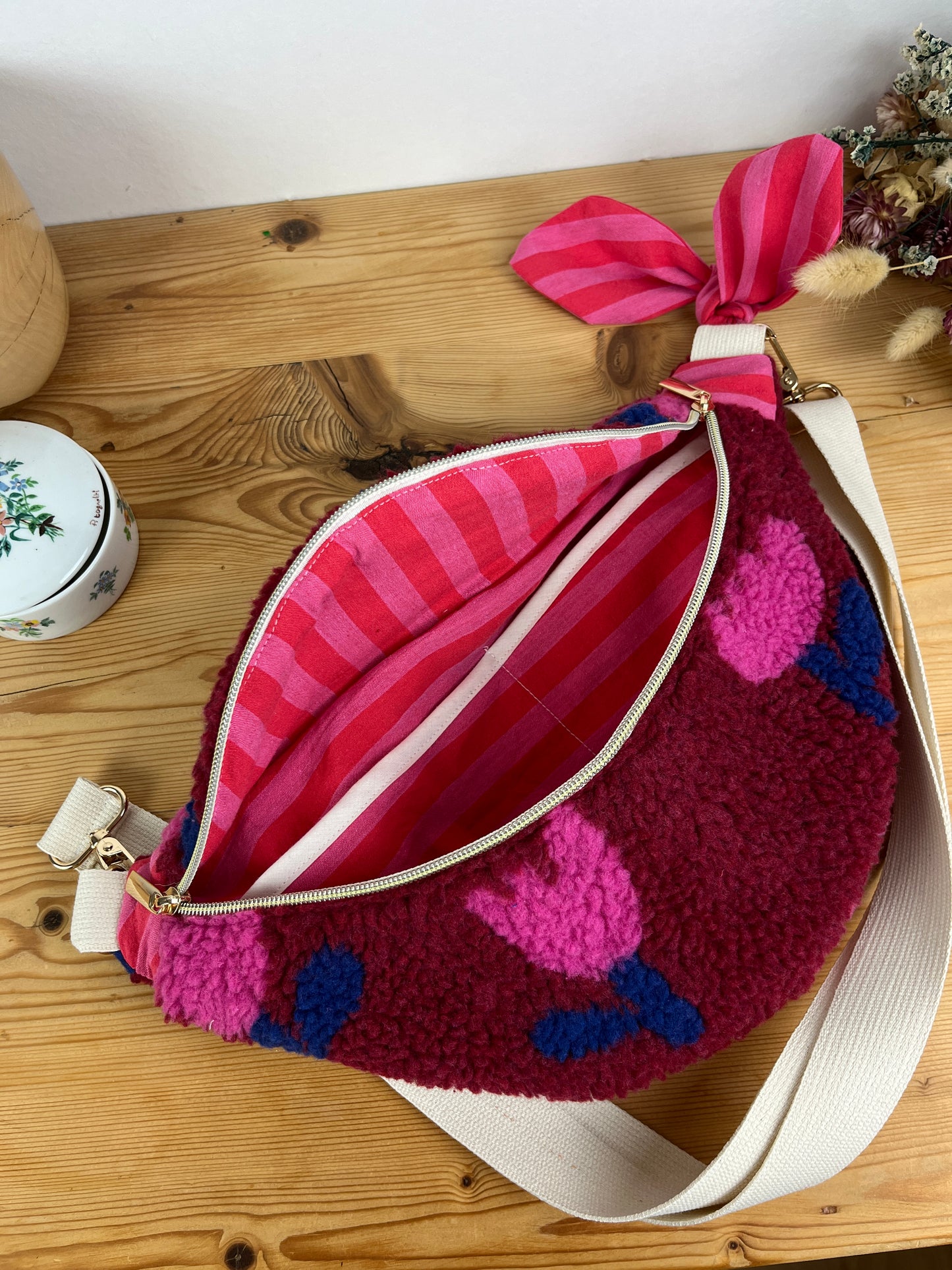 NOUVEAU ! Le sac banane Eléonore sherpa tulipes roses