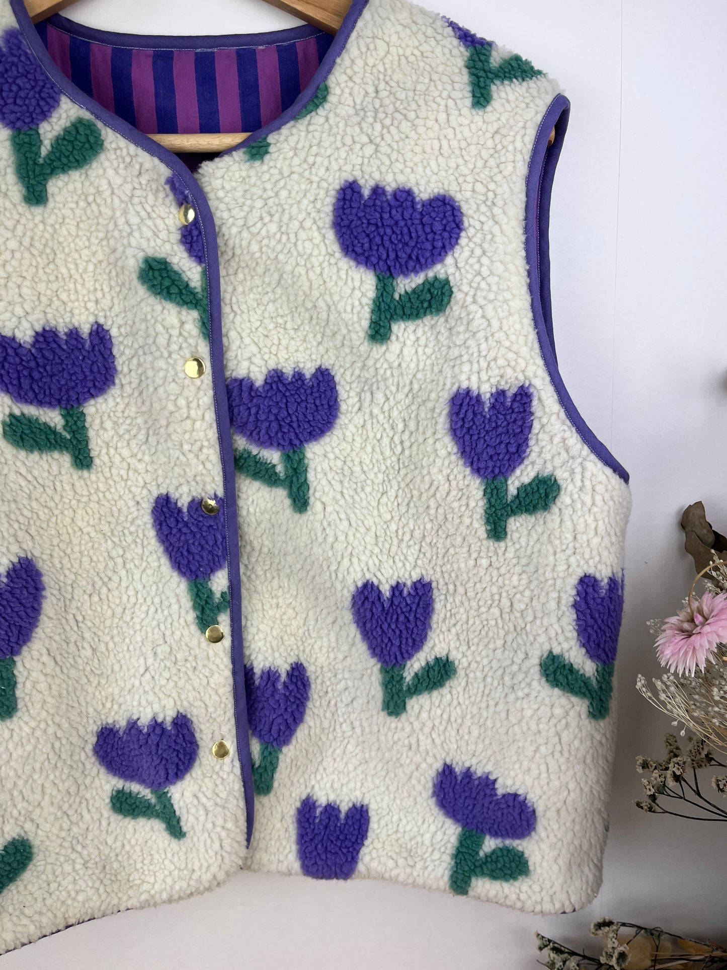 Le gilet Coraliane sherpa tulipes mauve -sur commande