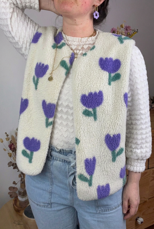 Le gilet Coraliane sherpa tulipes mauve -sur commande
