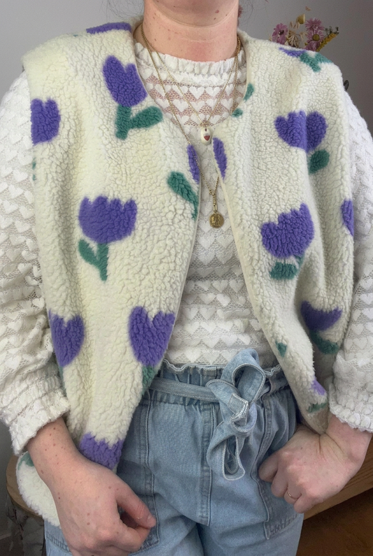 Le gilet Coraliane sherpa tulipes mauve -sur commande