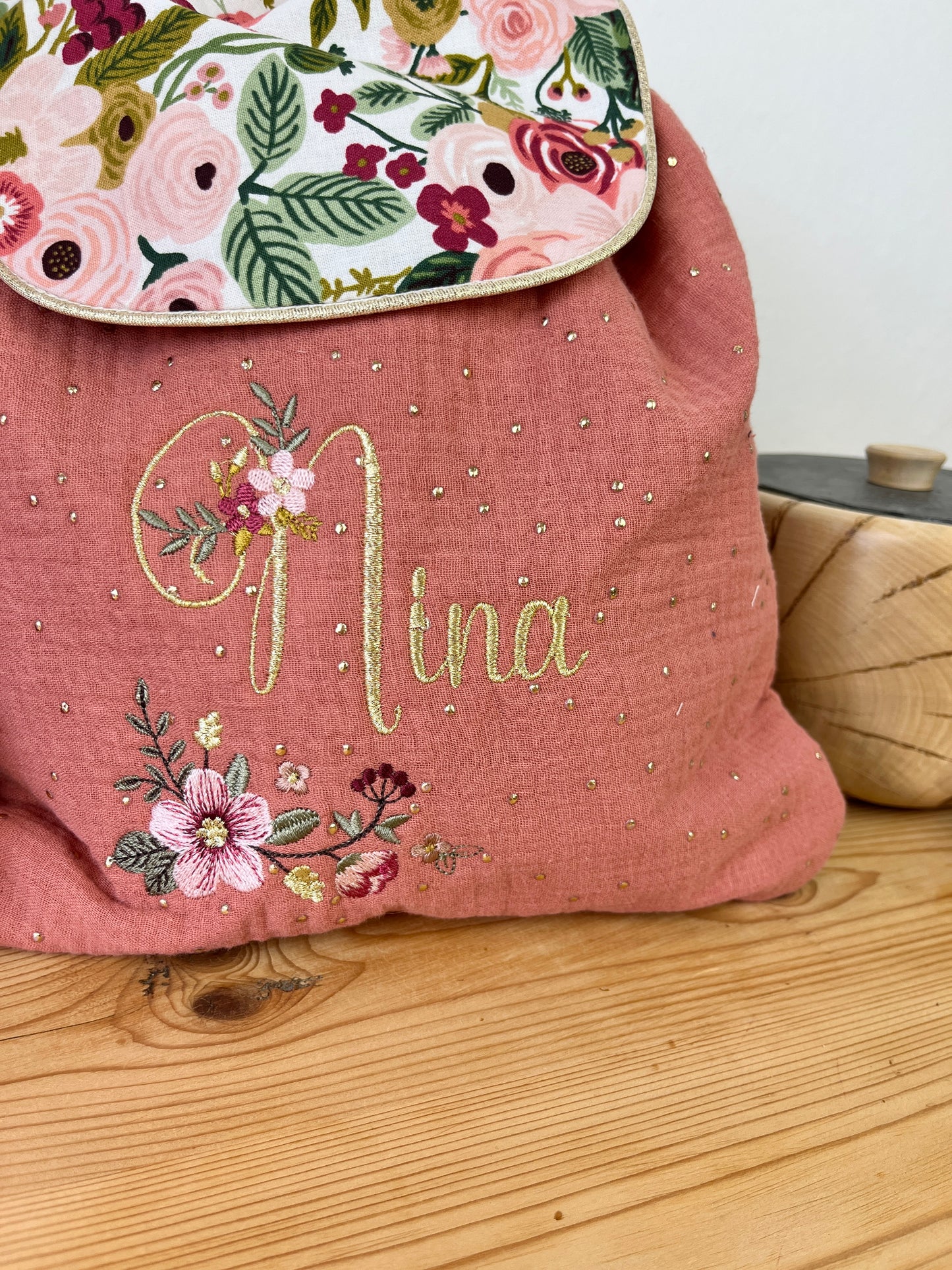 Le sac à dos enfant personnalisé Églantine marsala et garden party