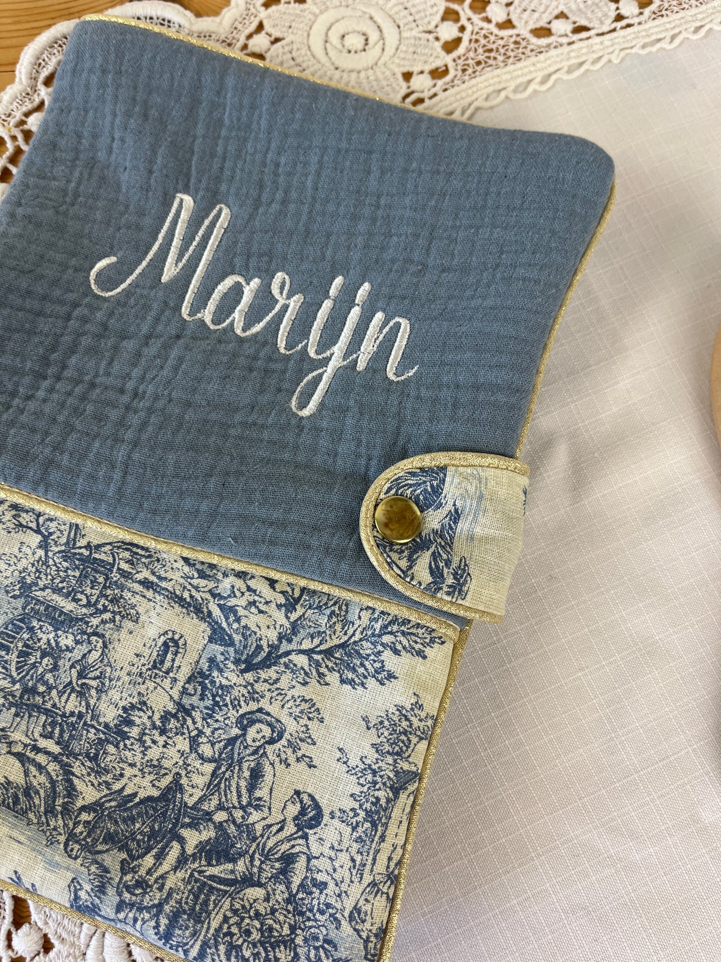 Mahé le protège carnet gaze et jouy bleu