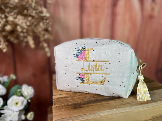 Chloé la trousse de beauté Initiale dentelle
