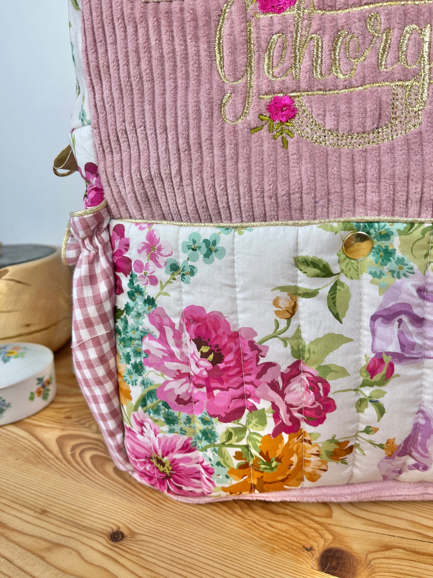 Le sac à dos enfant Ombeline velours rose poudré Liberty bridgerton