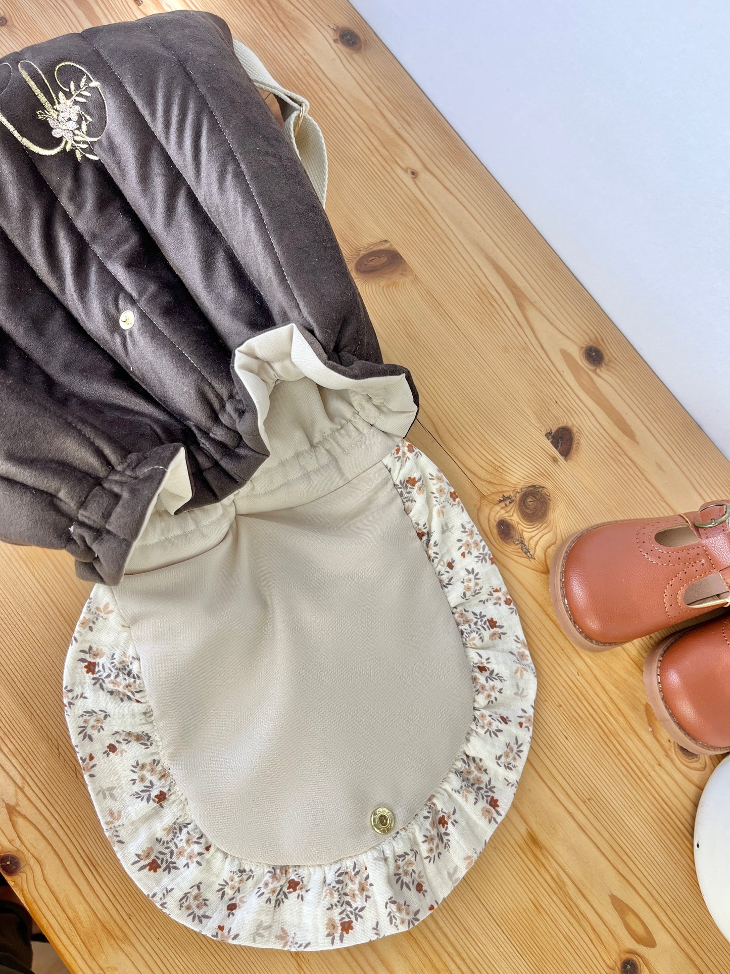 Le sac à dos Églantine velours chocolat et namra