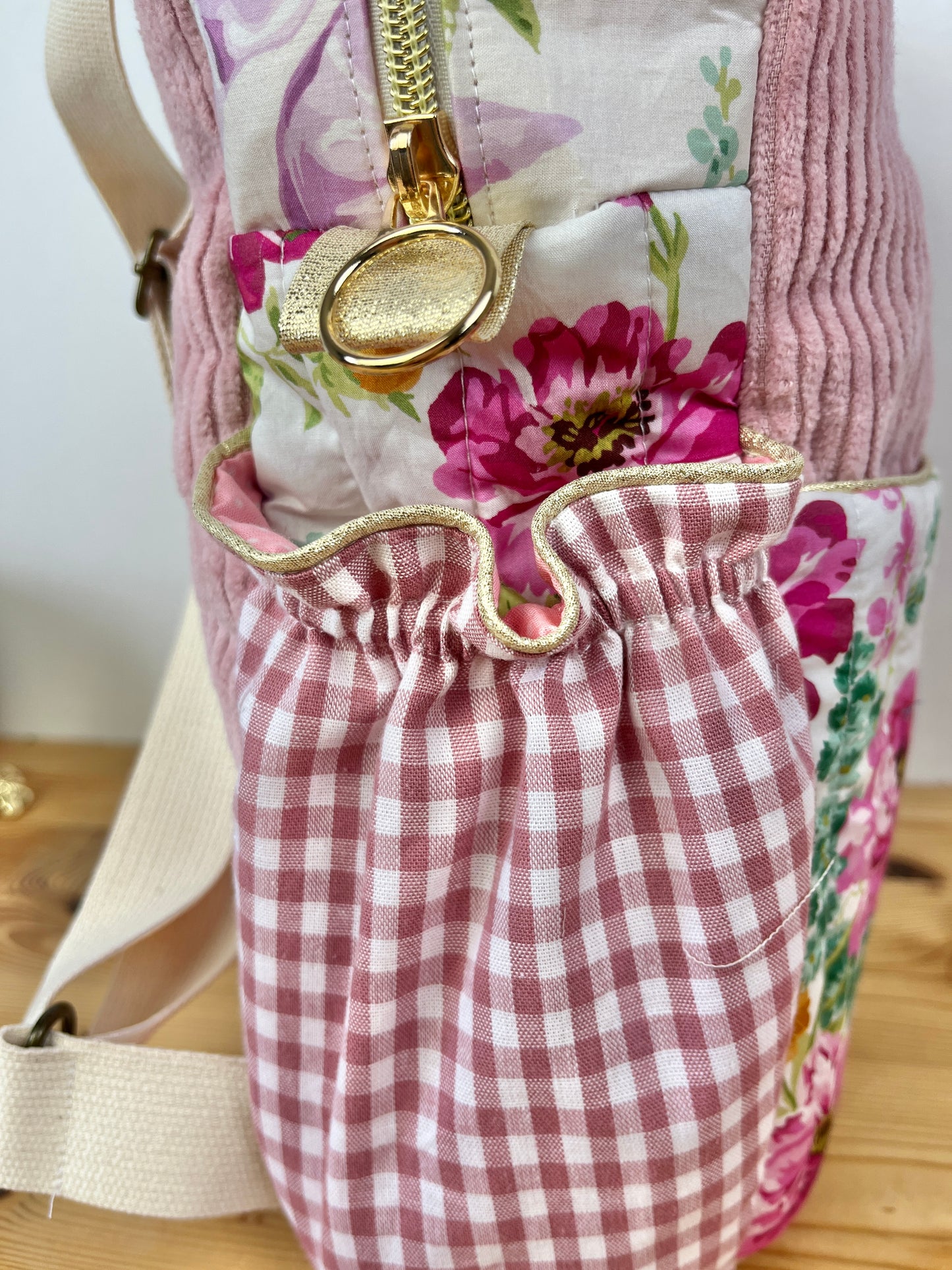 Le sac à dos enfant Ombeline velours rose poudré Liberty bridgerton