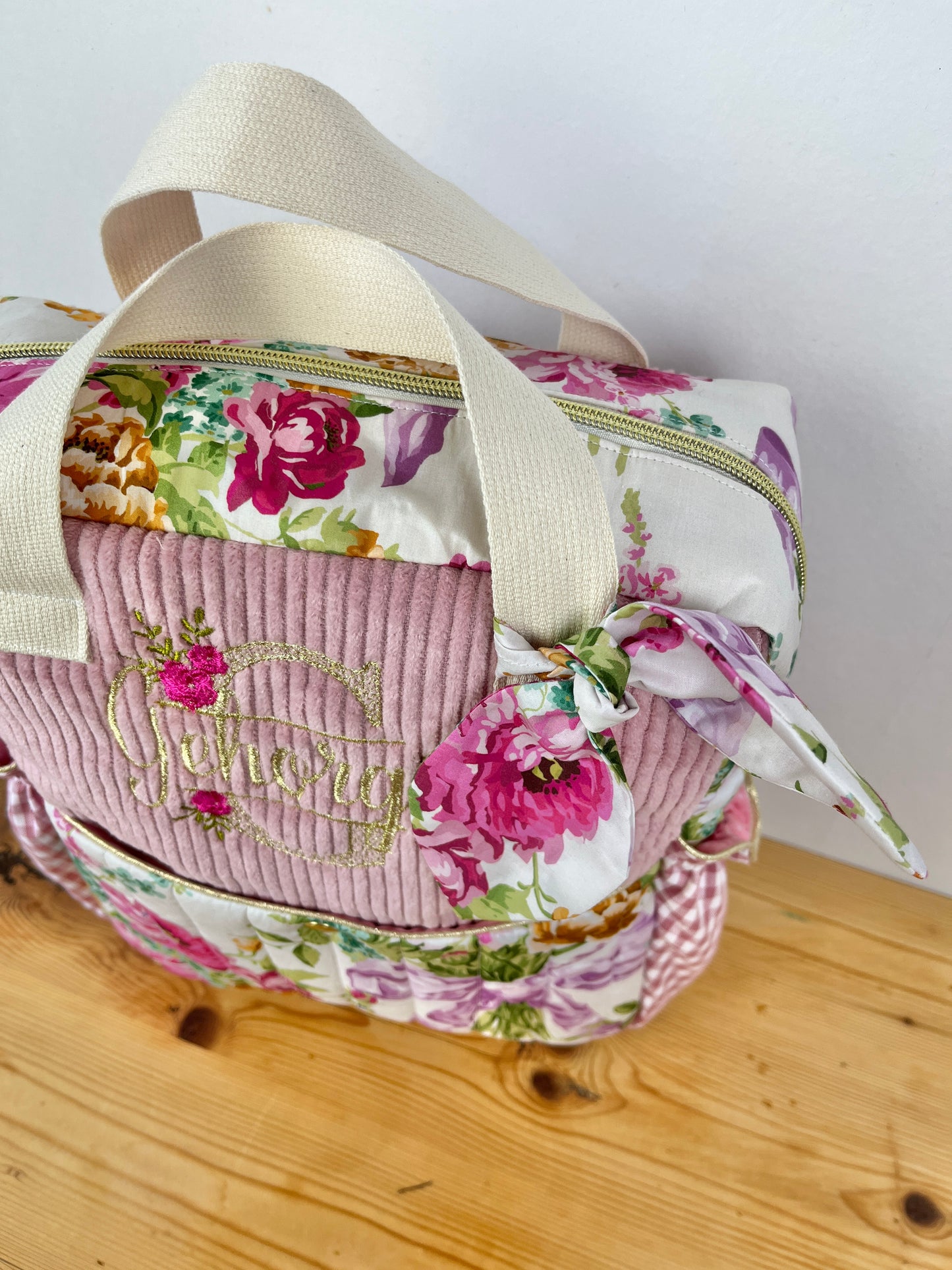 Le sac à dos enfant Ombeline velours rose poudré Liberty bridgerton