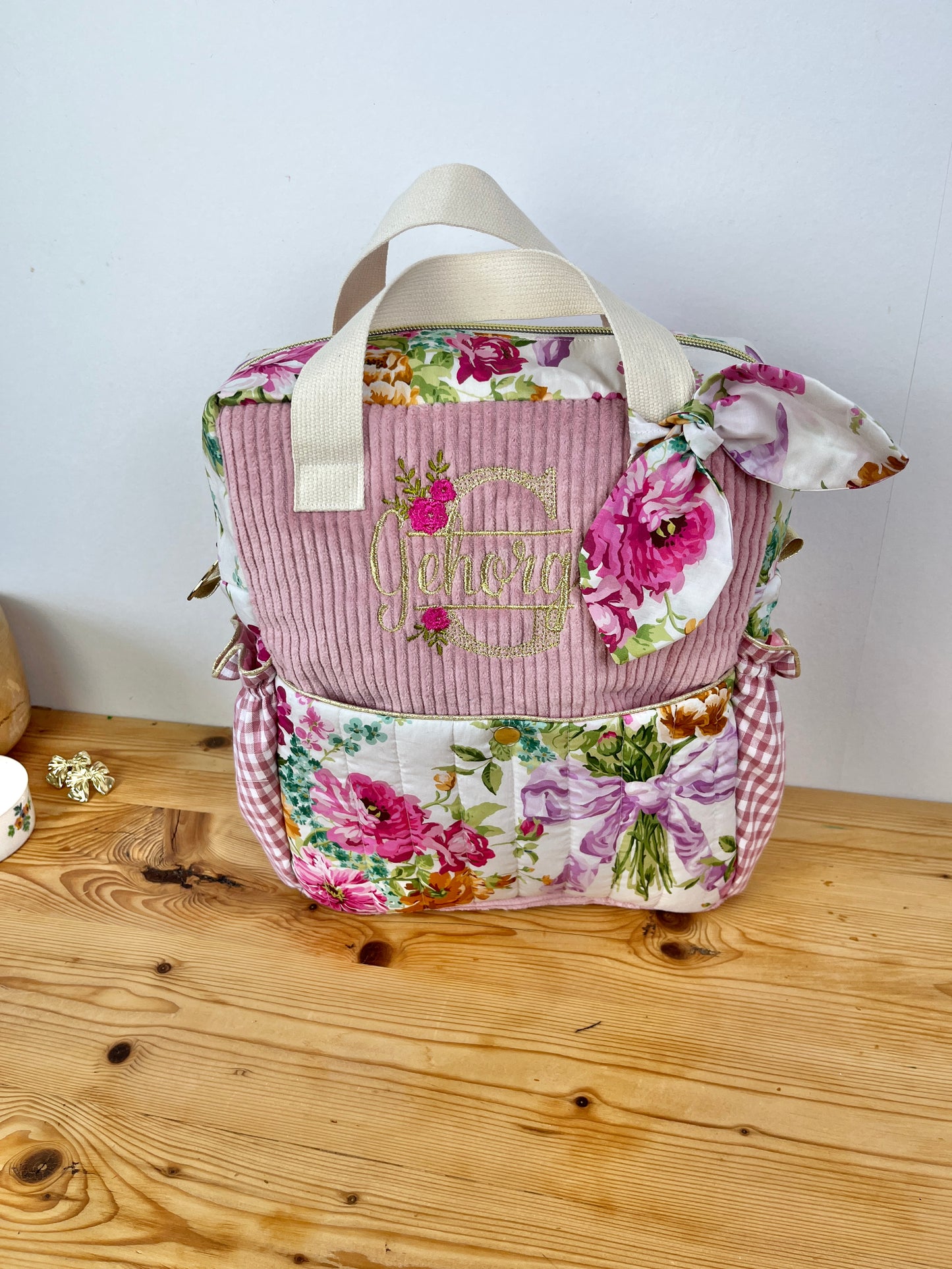 Le sac à dos enfant Ombeline velours rose poudré Liberty bridgerton