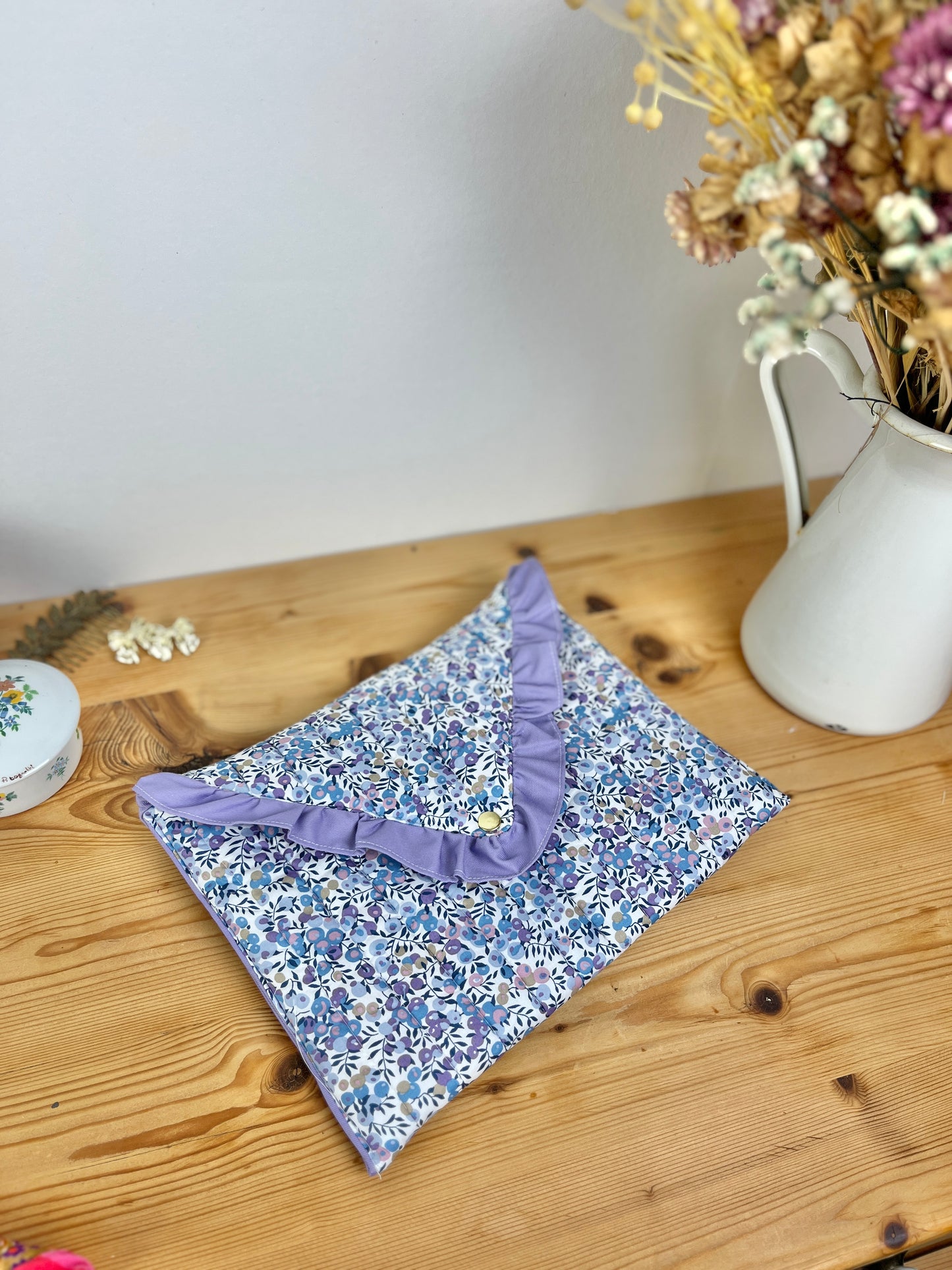 Pochette Charlotte matelassée wiltshire lilas et gabardine lilas