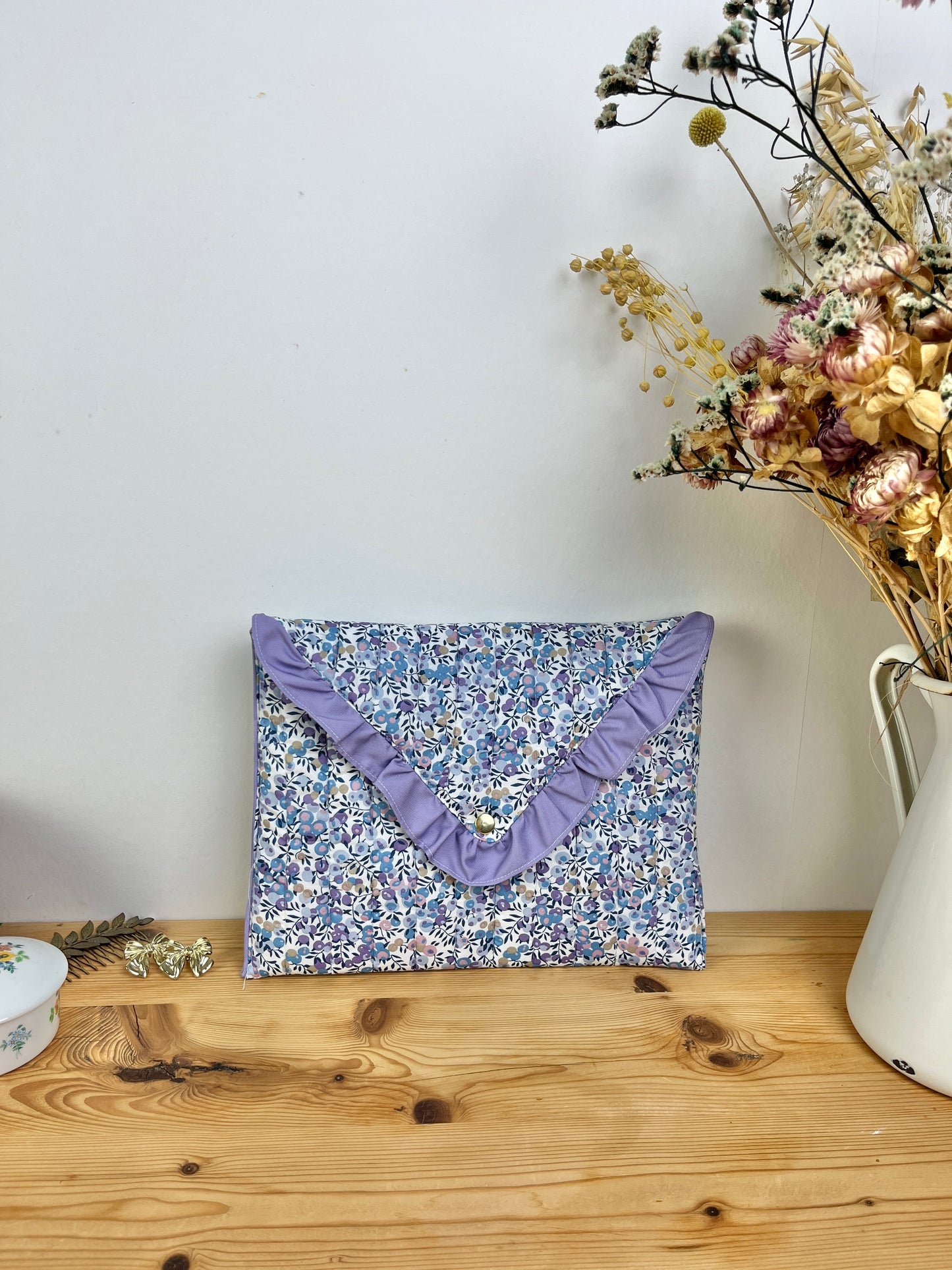 Pochette Charlotte matelassée wiltshire lilas et gabardine lilas