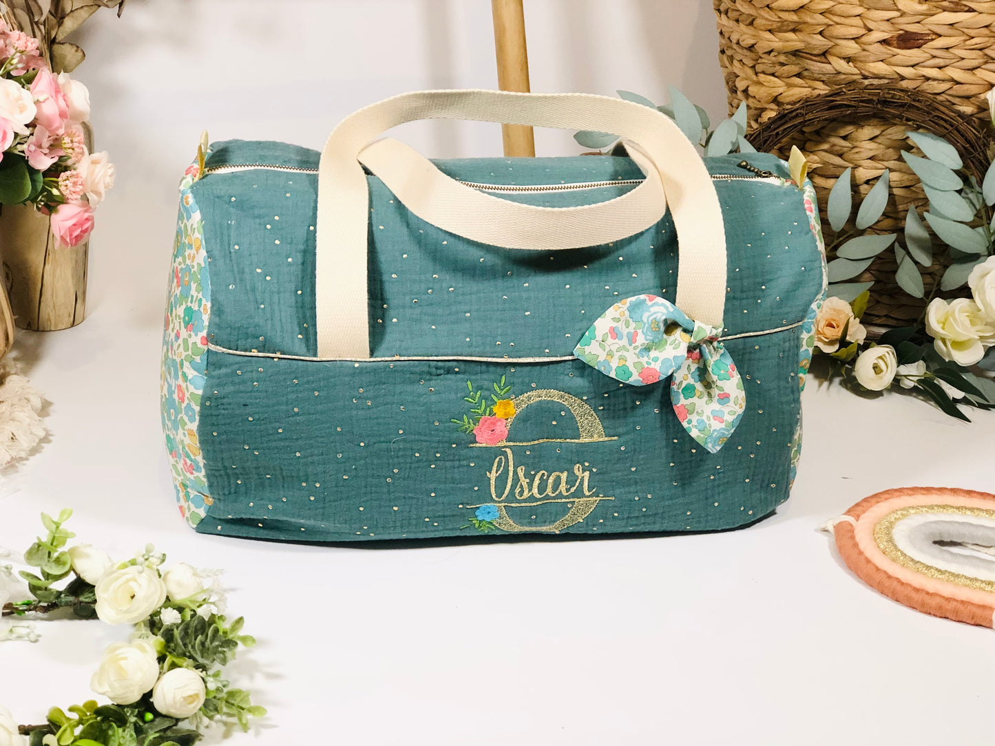 Louison le sac polochon brodé en Liberty of London