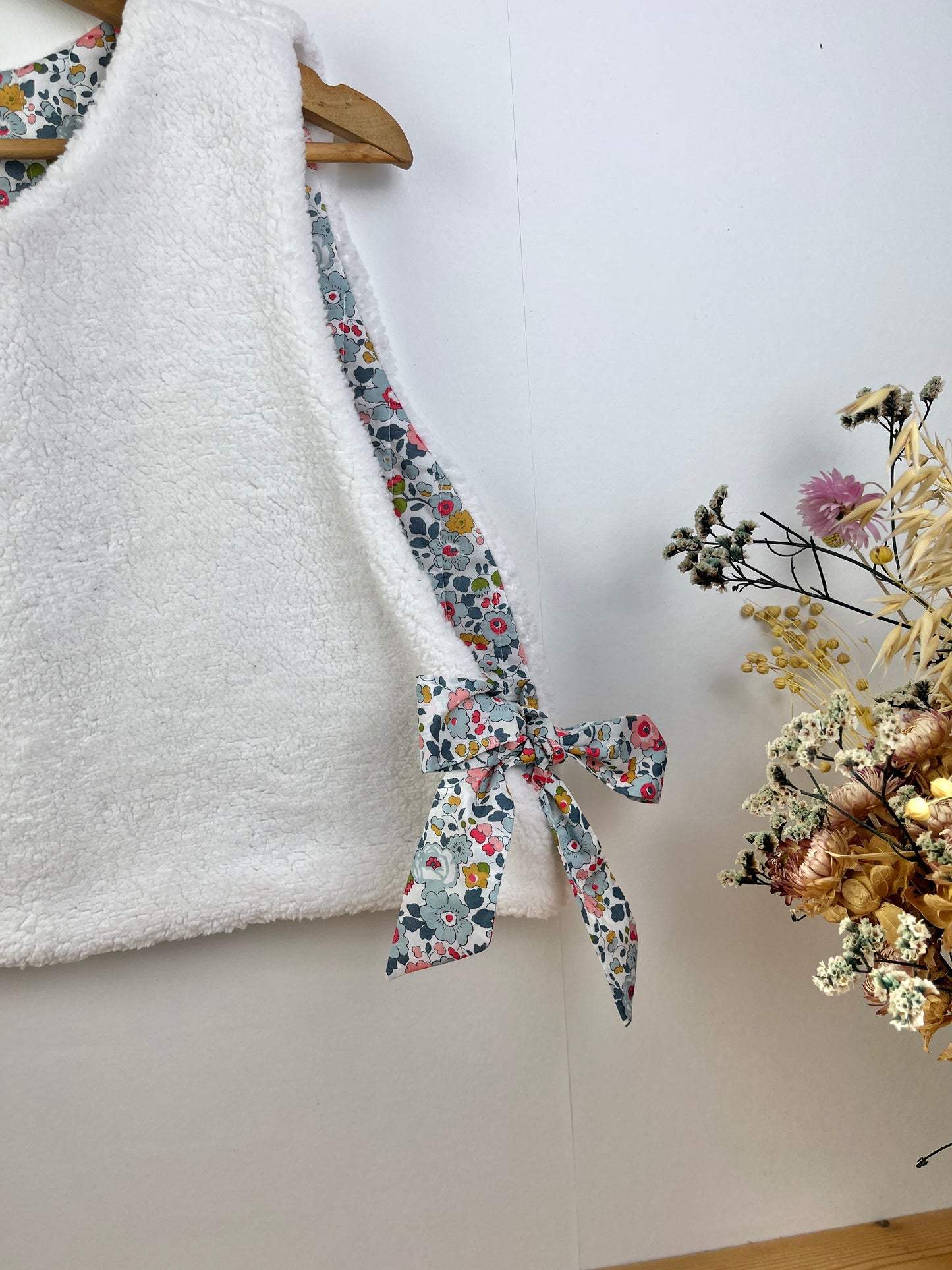 Le pull Joséphine betsy porcelaine et sherpa