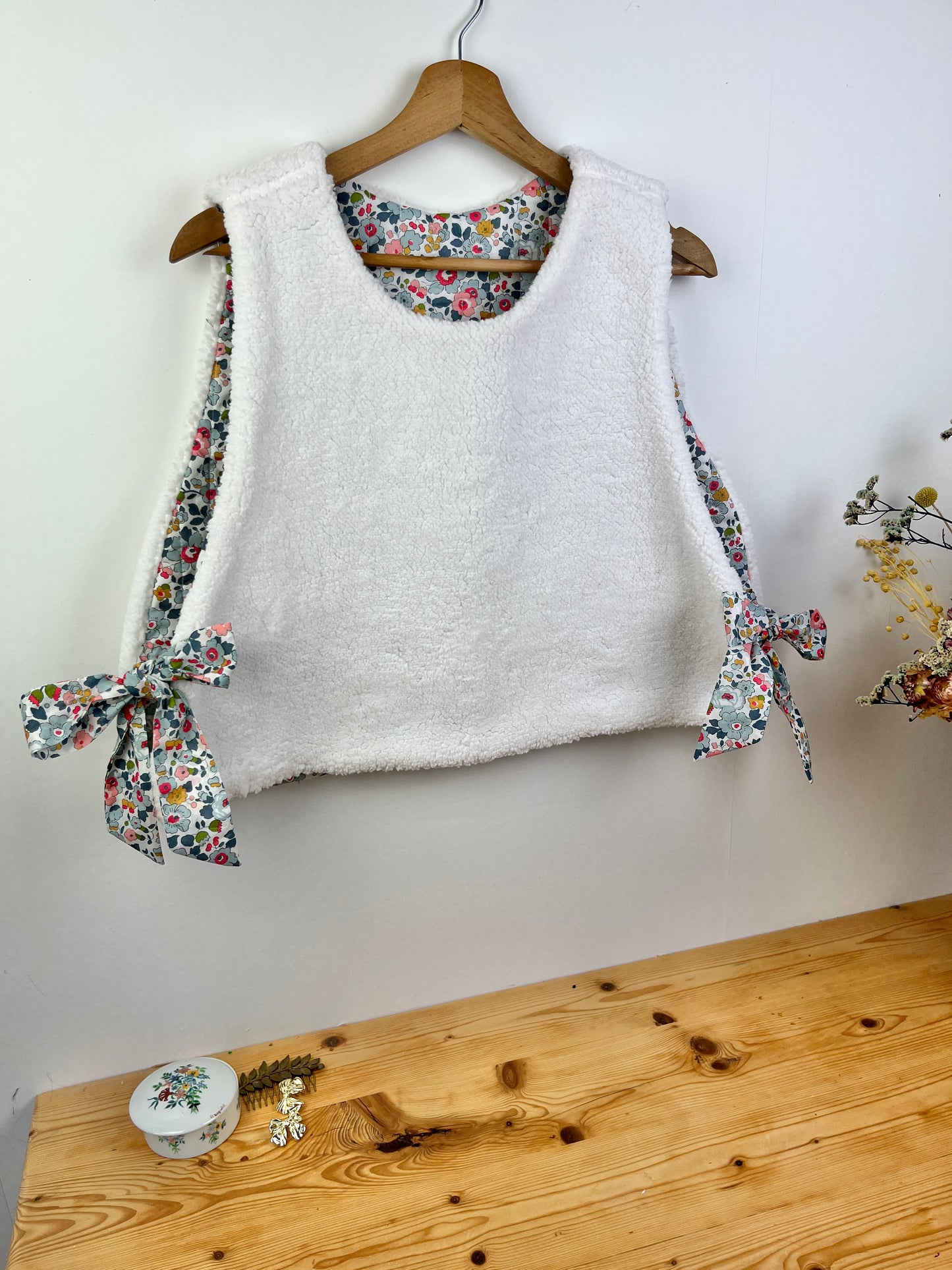 Le pull Joséphine betsy porcelaine et sherpa