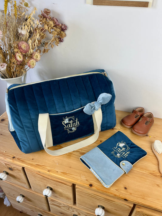 Ensemble : sac Louison et protège carnet velours bleu initiale dentelle