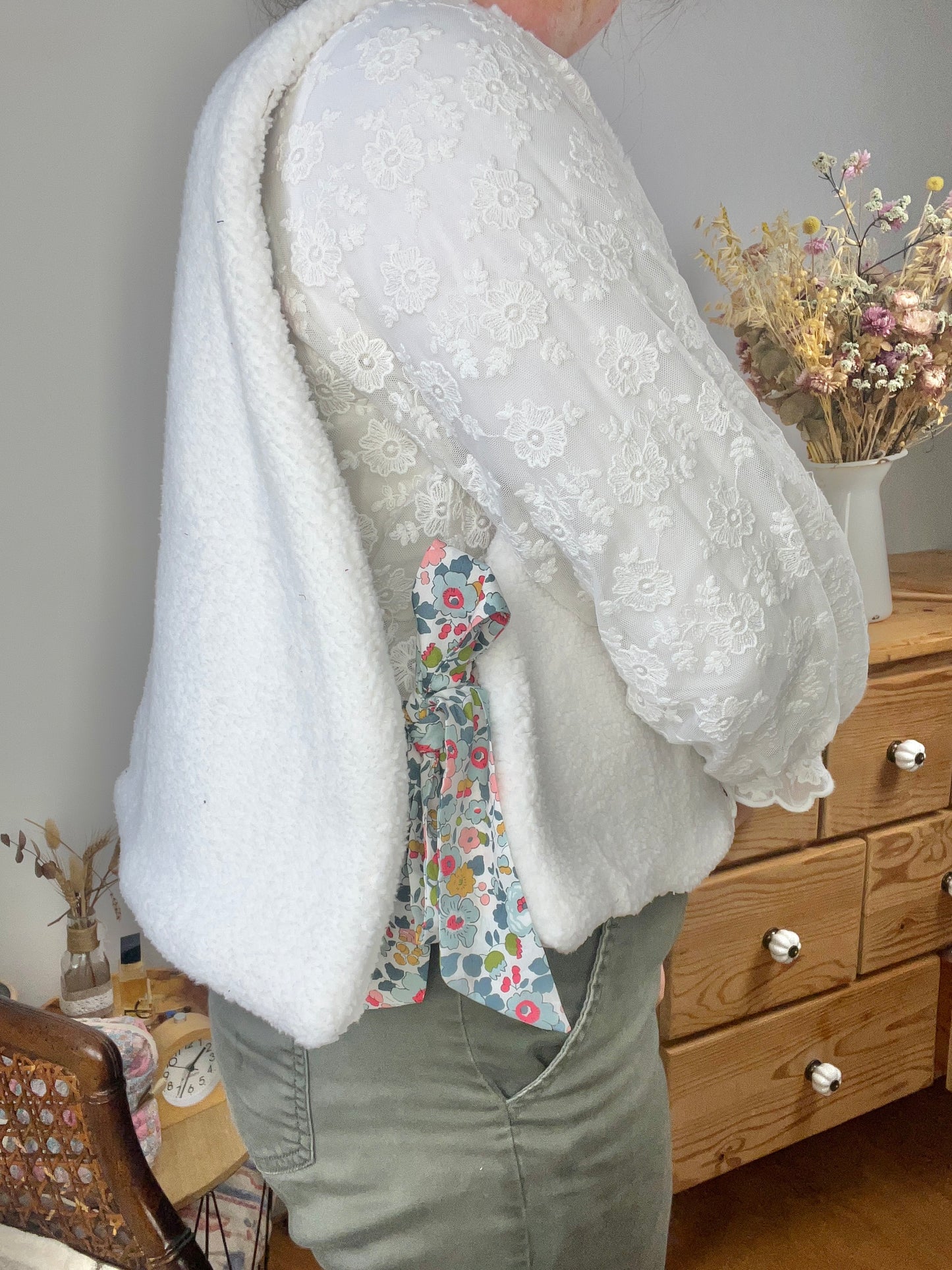 Le pull Joséphine betsy porcelaine et sherpa