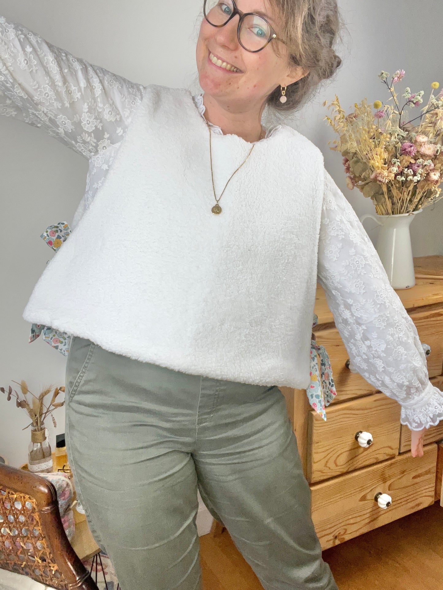 Le pull Joséphine betsy porcelaine et sherpa