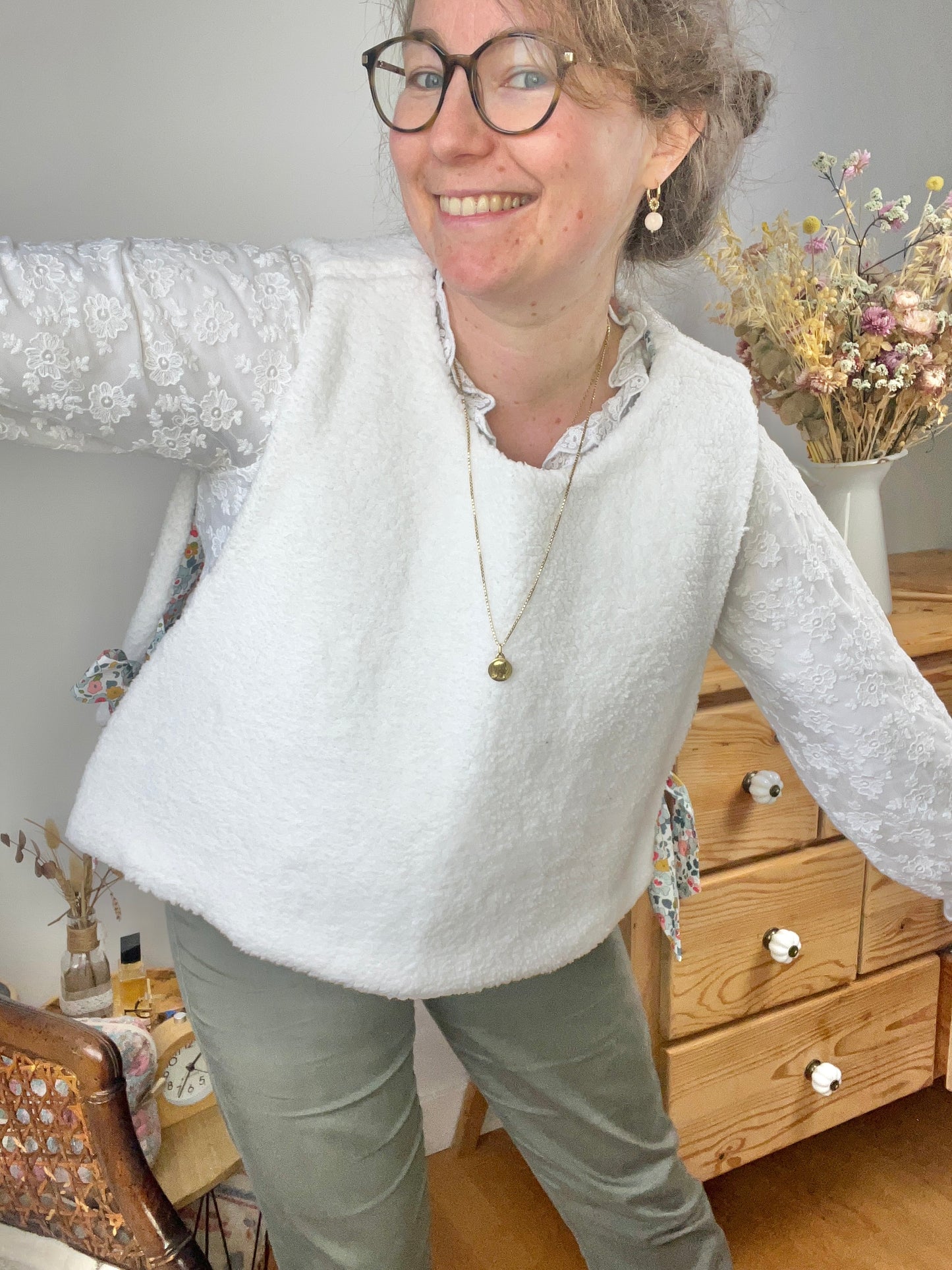 Le pull Joséphine betsy porcelaine et sherpa